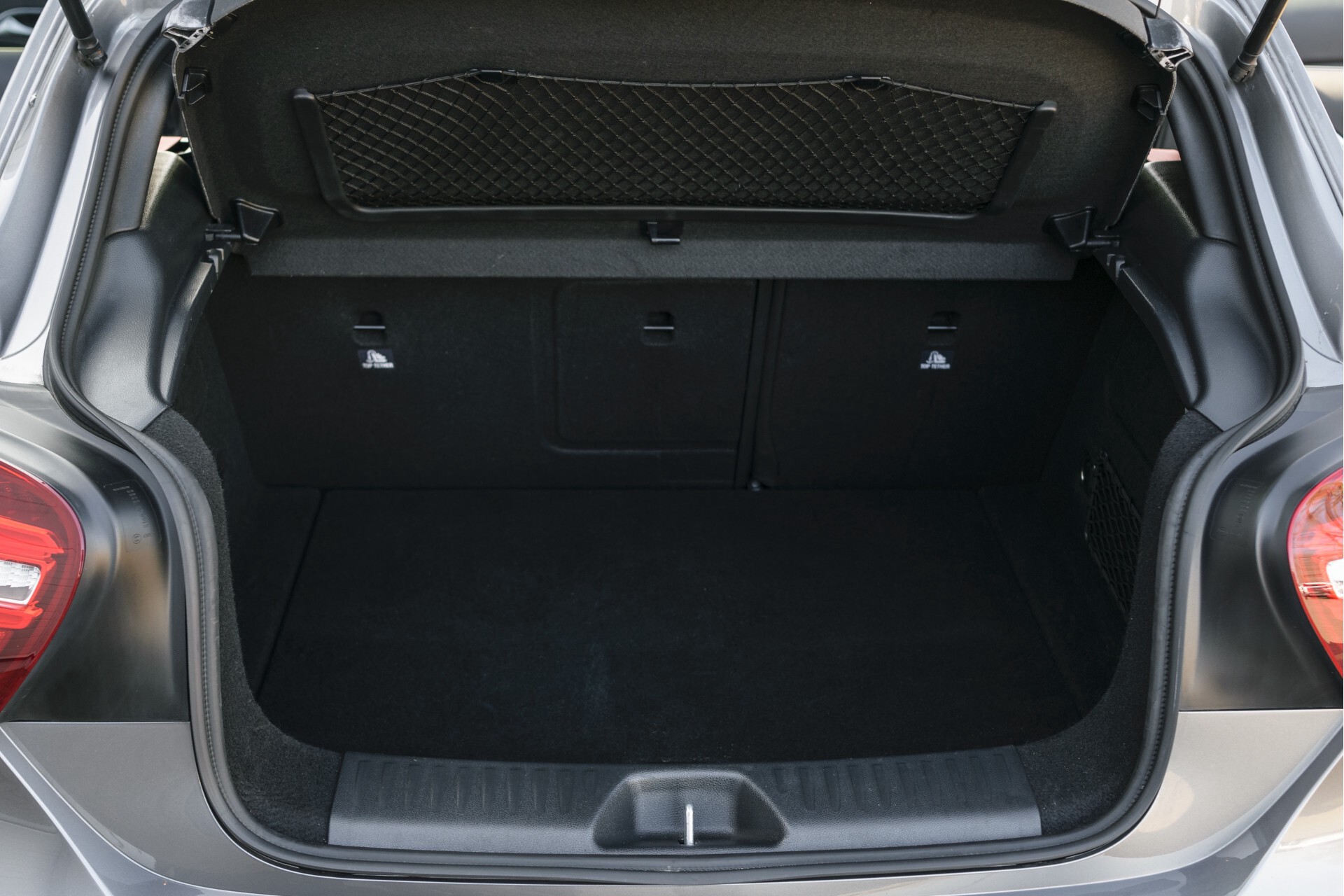 Mercedes-Benz A-Klasse 250 Sport Edition AMG 4-M Exclusiefpakket/Night/Camera/Harman-Kardon/Mem Aut7 Foto 39