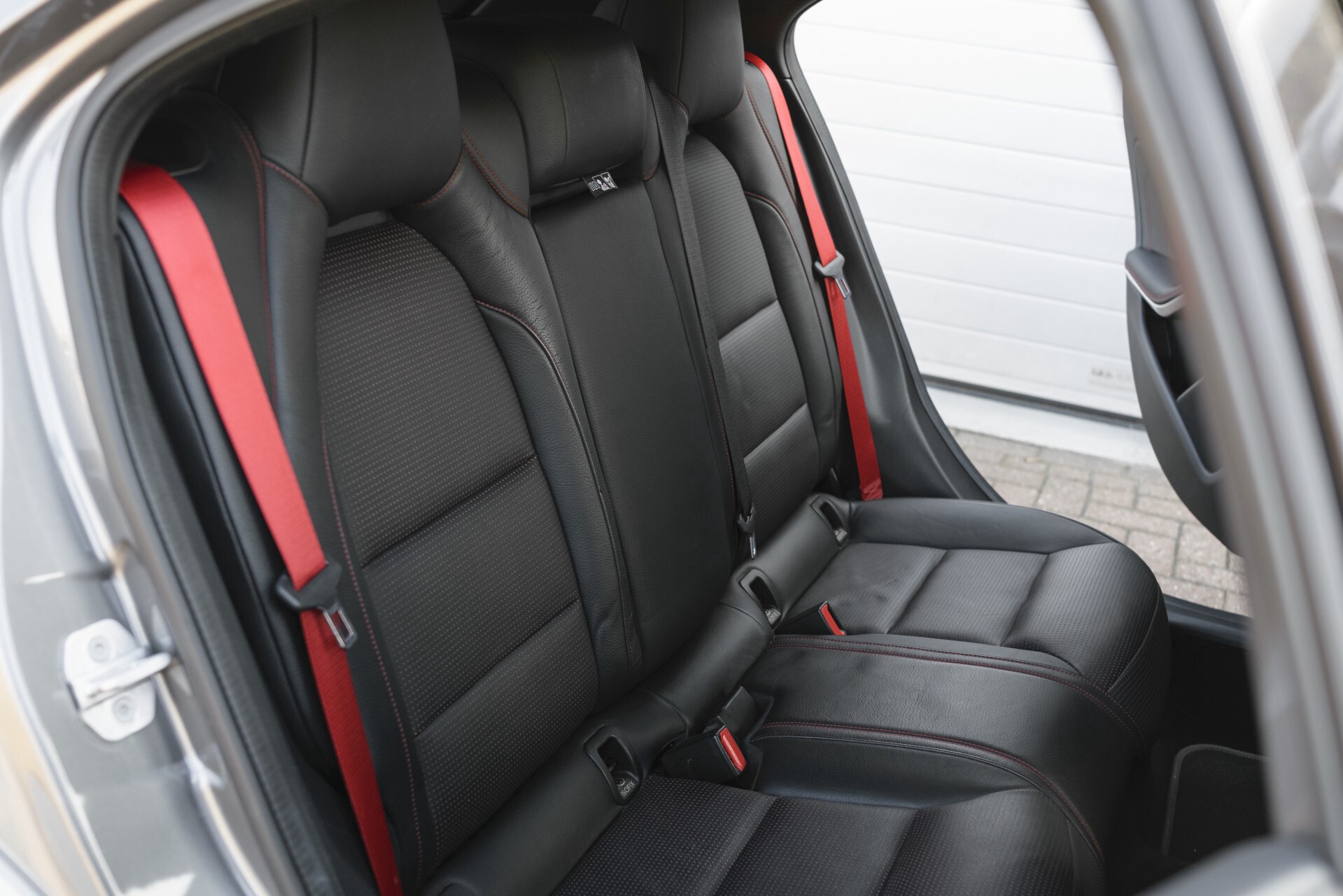 Mercedes-Benz A-Klasse 250 Sport Edition AMG 4-M Exclusiefpakket/Night/Camera/Harman-Kardon/Mem Aut7 Foto 4