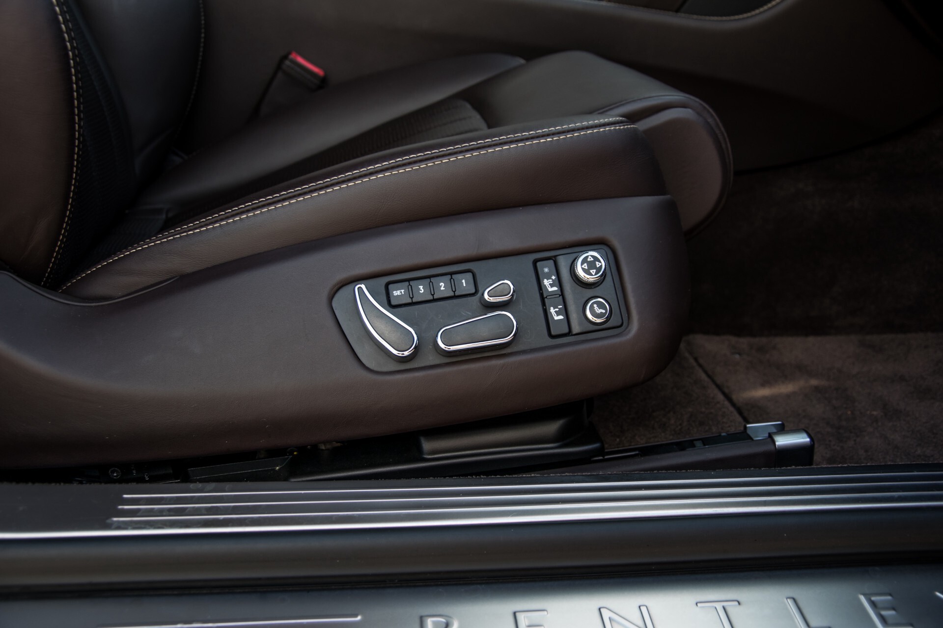 Bentley Continental GT 4.0 V8 GTC Havannabruin Aut8 Foto 40