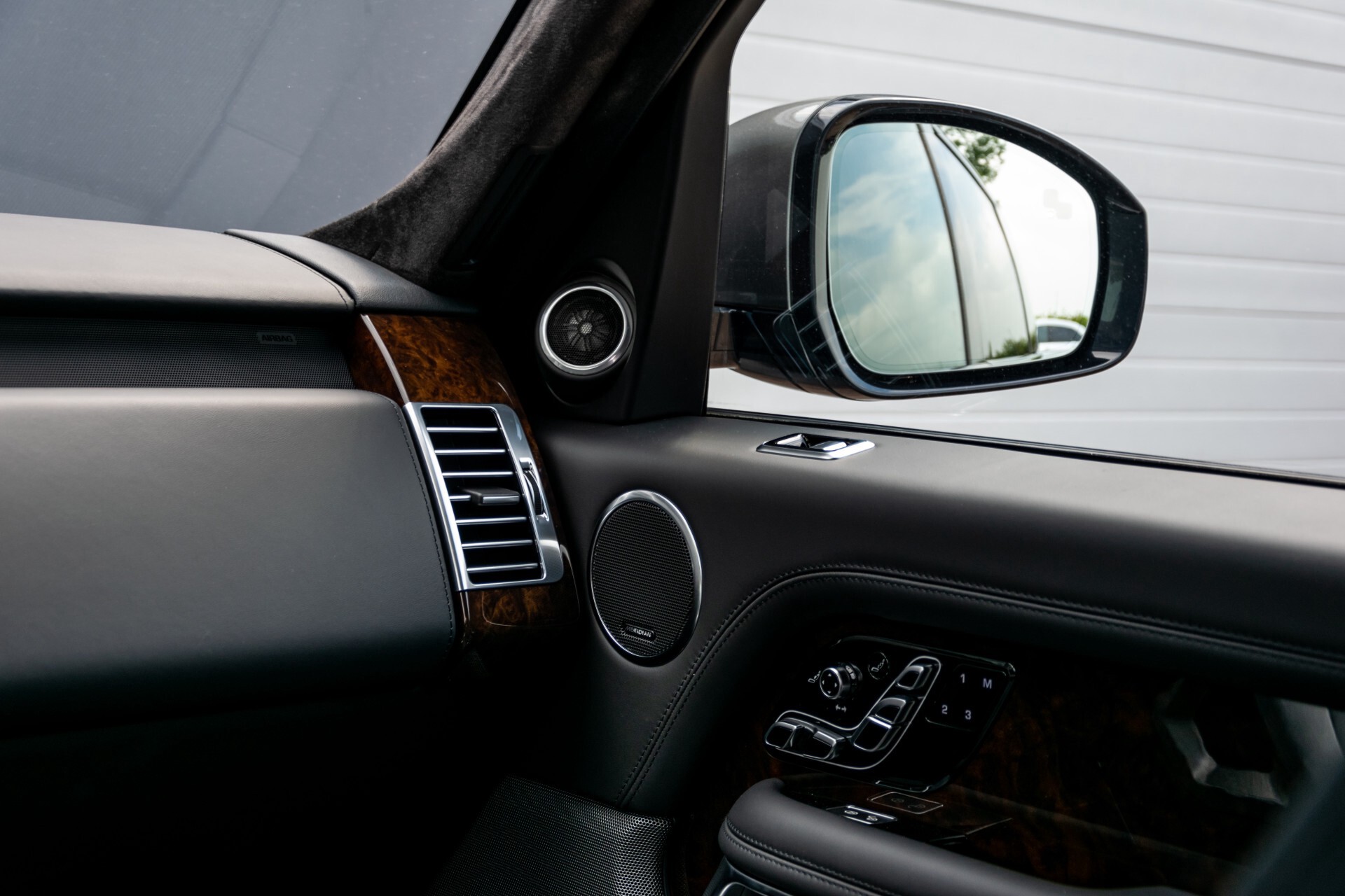 Land Rover Range Rover 3.0 P400 MHEV Long Wheelbase Autobiography Aut8 Foto 42