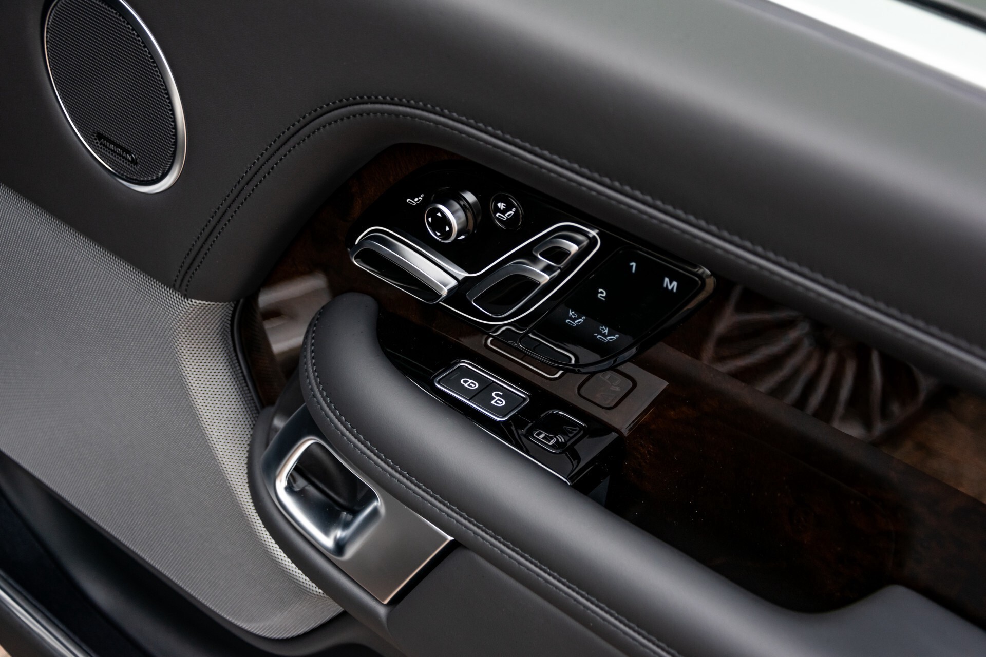 Land Rover Range Rover 3.0 P400 MHEV Long Wheelbase Autobiography Aut8 Foto 47