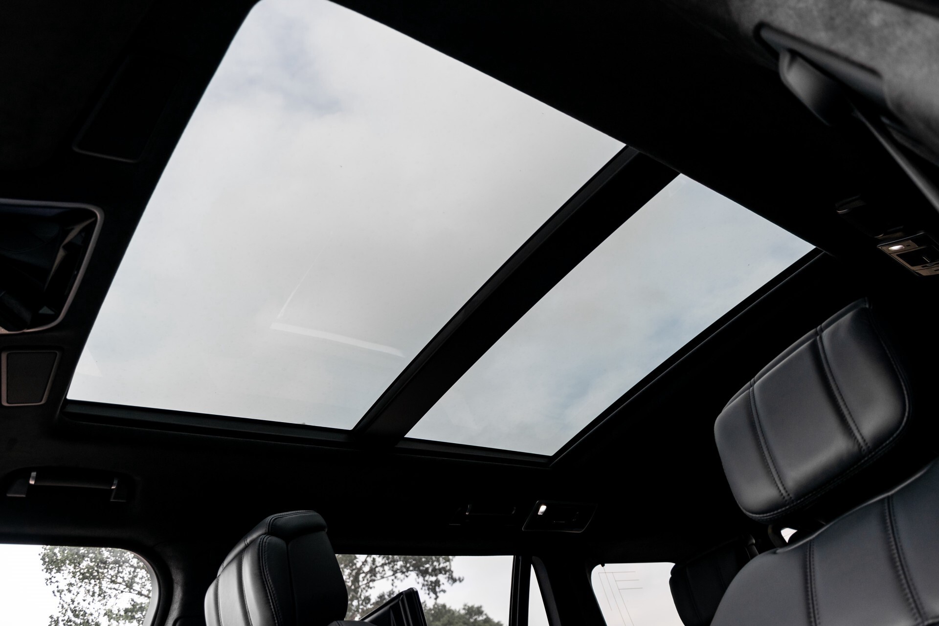 Land Rover Range Rover 3.0 P400 MHEV Long Wheelbase Autobiography Aut8 Foto 56