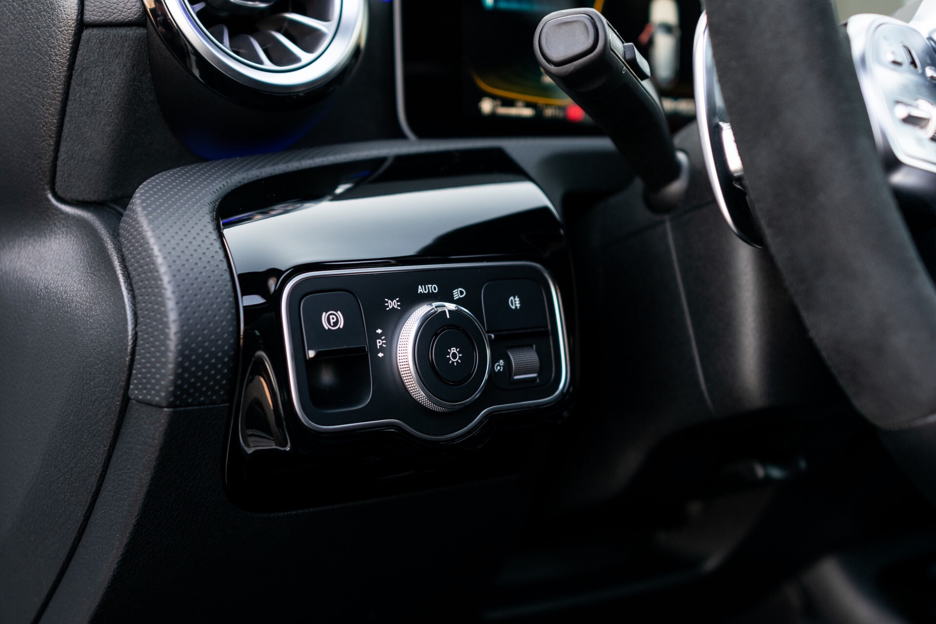 Mercedes-Benz A-Klasse 35 AMG 4-M Aerodynamica/Burmester/Panorama/360 camera/Night/19 Aut7 Foto 20