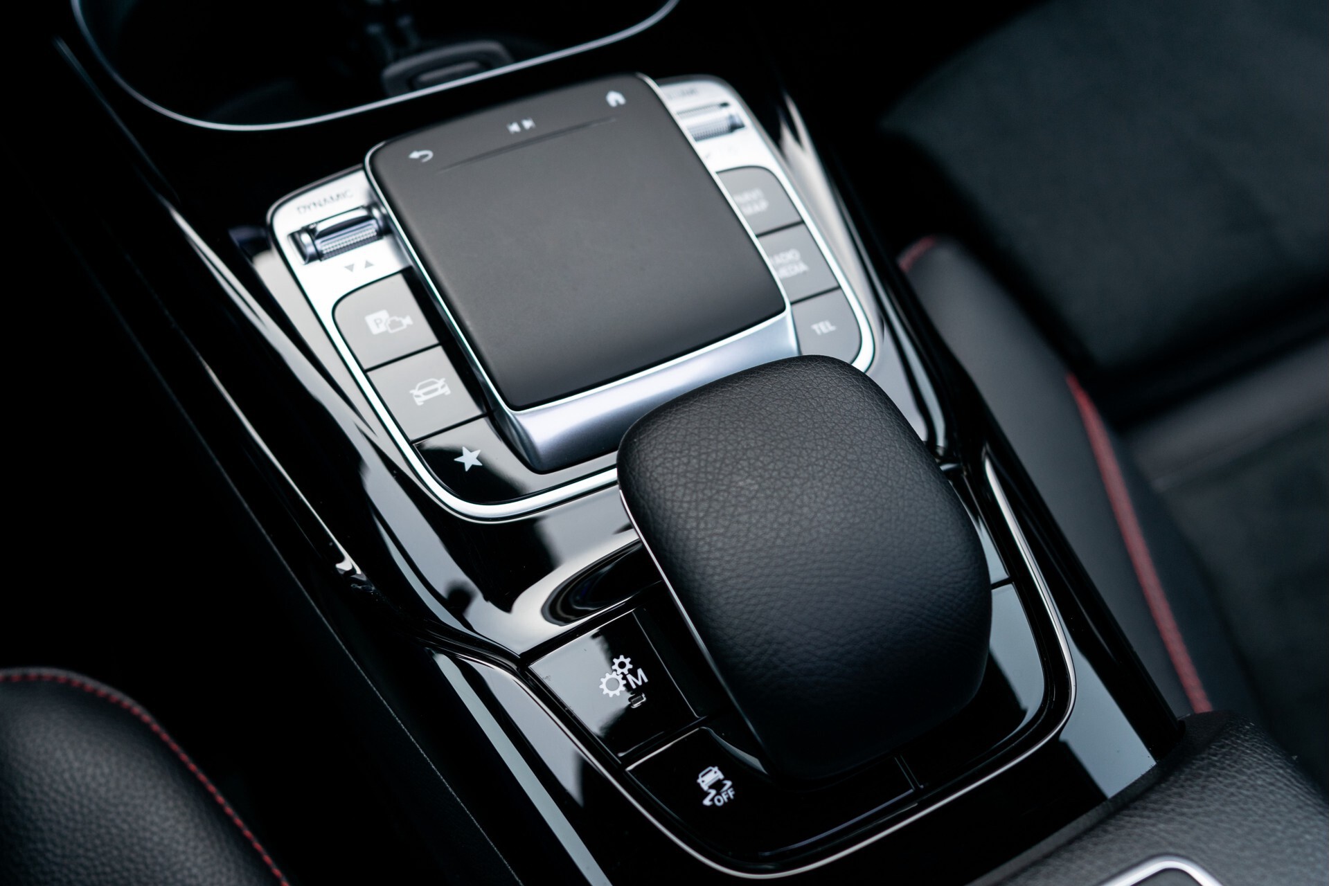 Mercedes-Benz A-Klasse 35 AMG 4-M Aerodynamica/Burmester/Panorama/360 camera/Night/19 Aut7 Foto 32