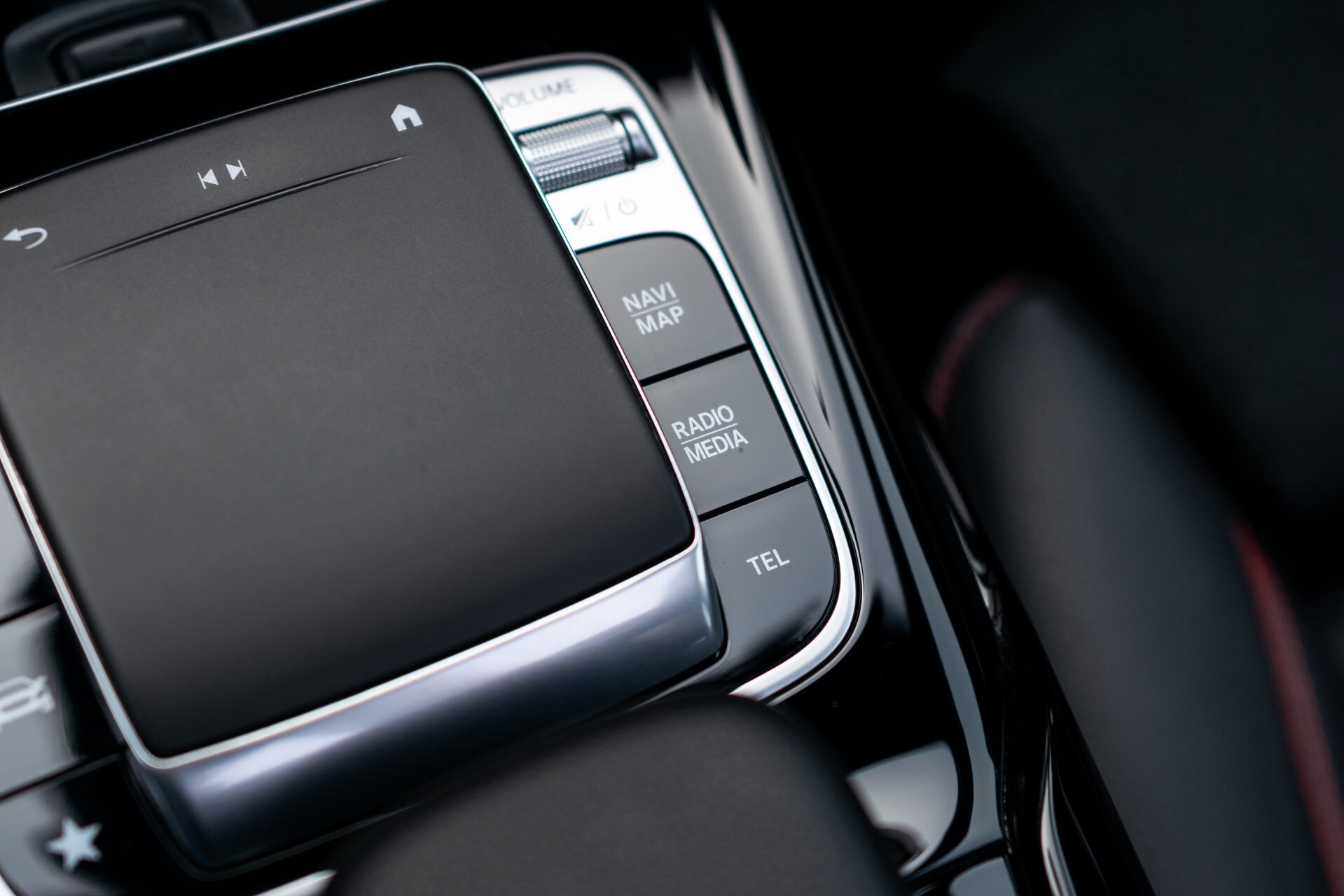 Mercedes-Benz A-Klasse 35 AMG 4-M Aerodynamica/Burmester/Panorama/360 camera/Night/19 Aut7 Foto 36