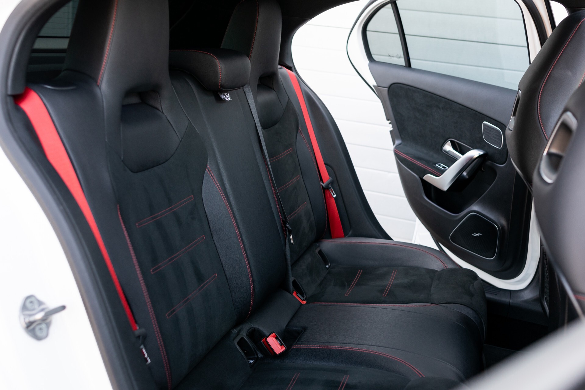 Mercedes-Benz A-Klasse 35 AMG 4-M Aerodynamica/Burmester/Panorama/360 camera/Night/19 Aut7 Foto 4