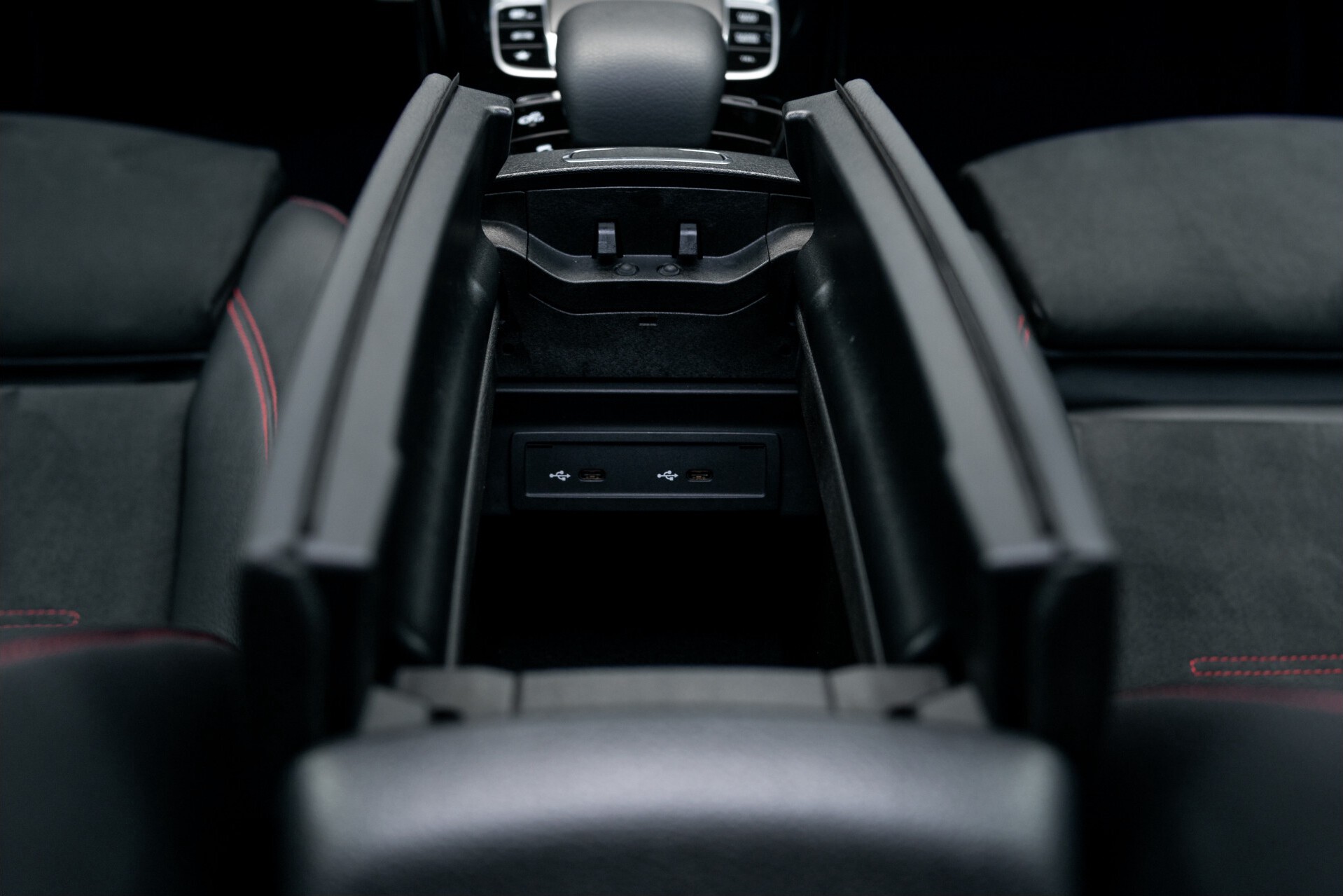 Mercedes-Benz A-Klasse 35 AMG 4-M Aerodynamica/Burmester/Panorama/360 camera/Night/19 Aut7 Foto 44