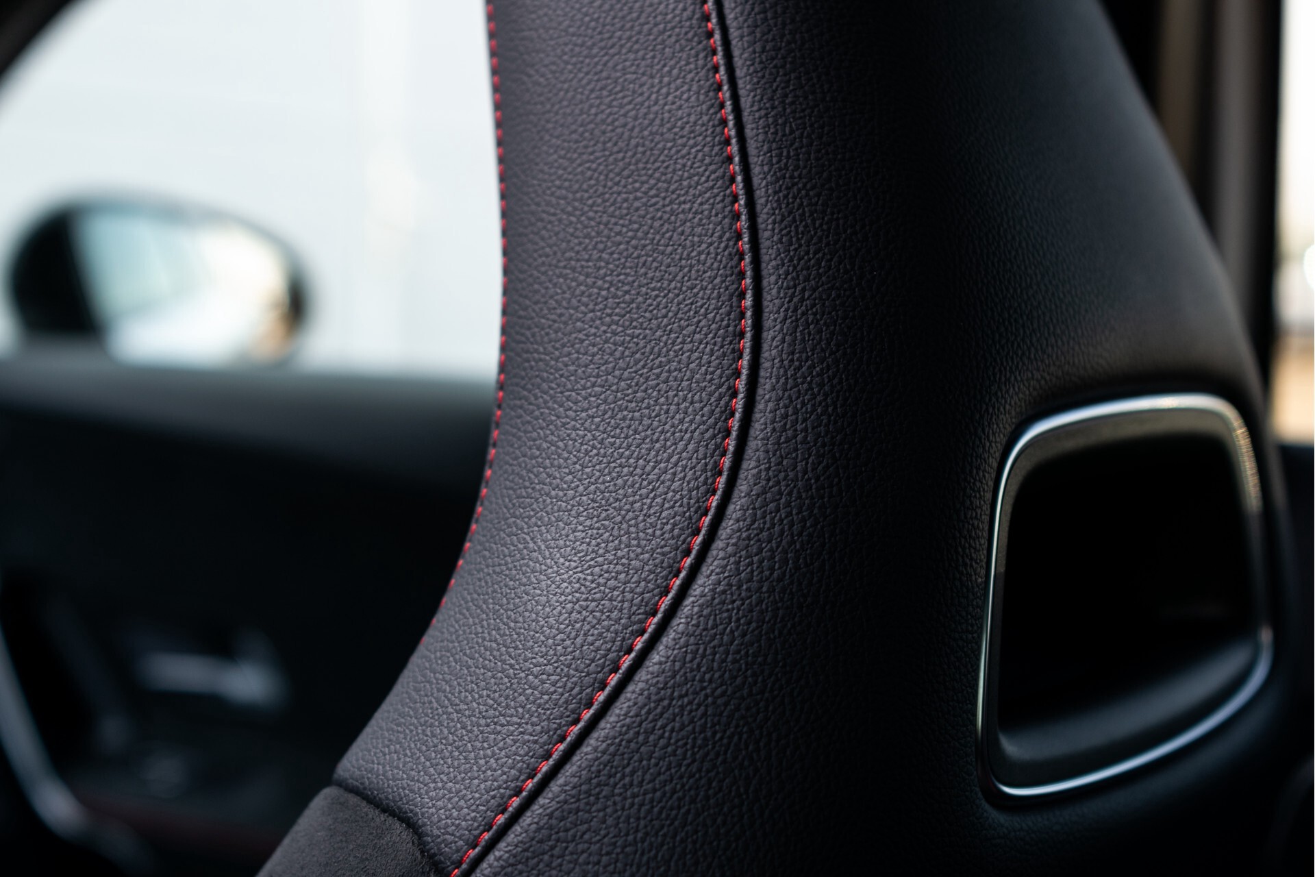 Mercedes-Benz A-Klasse 35 AMG 4-M Aerodynamica/Burmester/Panorama/360 camera/Night/19 Aut7 Foto 48