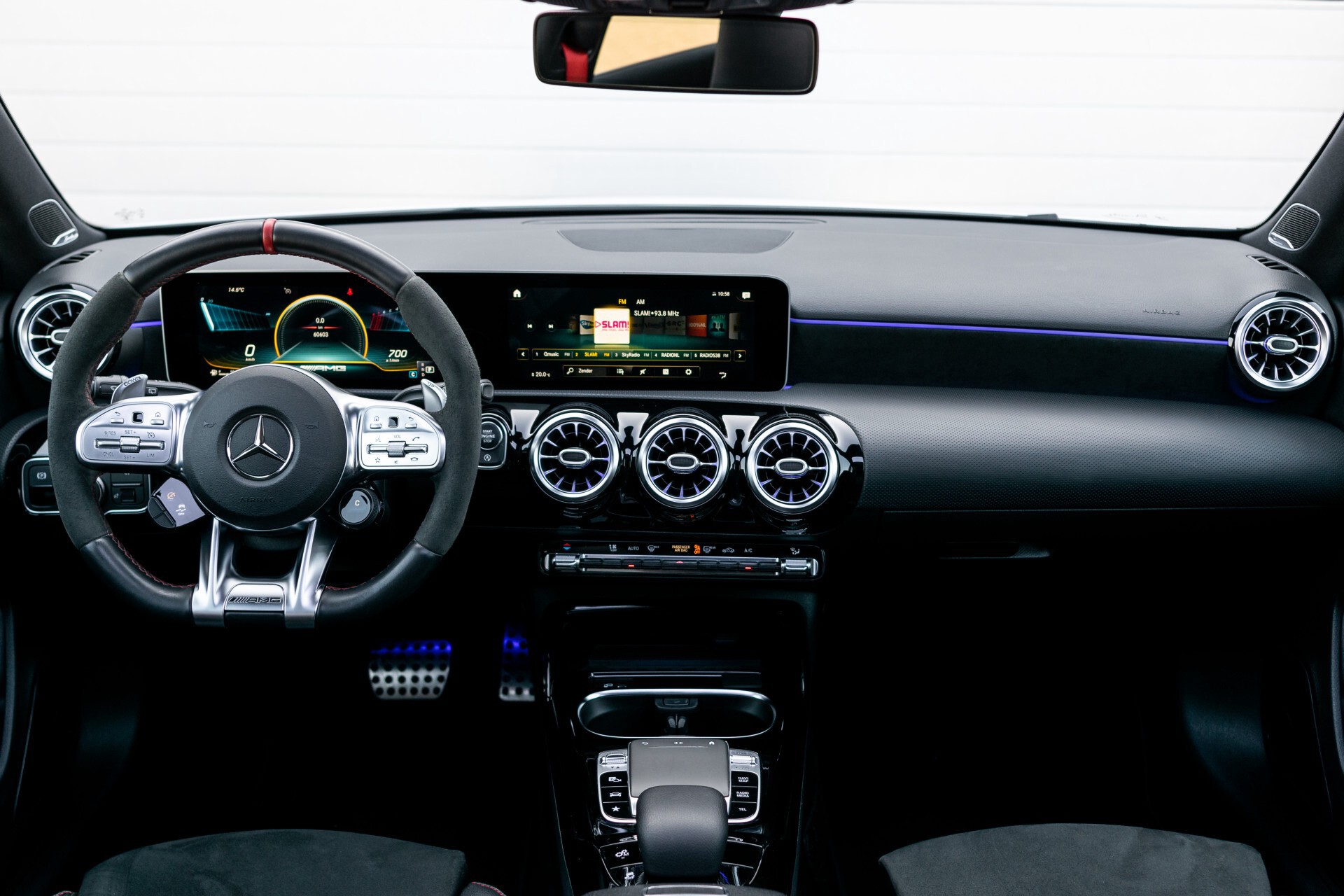 Mercedes-Benz A-Klasse 35 AMG 4-M Aerodynamica/Burmester/Panorama/360 camera/Night/19 Aut7 Foto 5