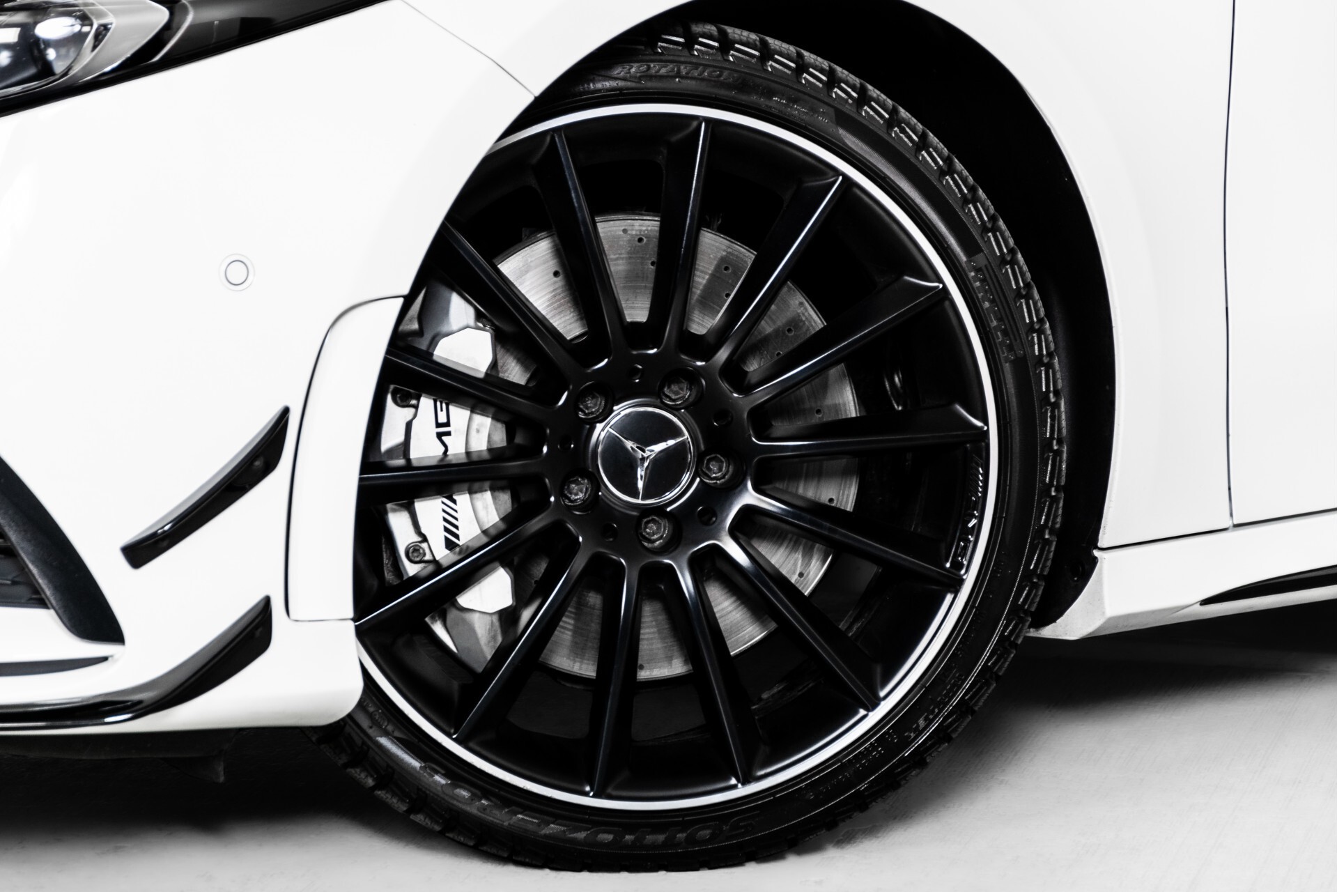 Mercedes-Benz A-Klasse 35 AMG 4-M Aerodynamica/Burmester/Panorama/360 camera/Night/19 Aut7 Foto 64