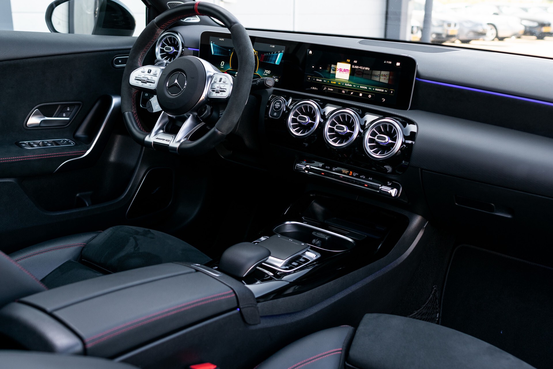 Mercedes-Benz A-Klasse 35 AMG 4-M Aerodynamica/Burmester/Panorama/360 camera/Night/19 Aut7 Foto 7