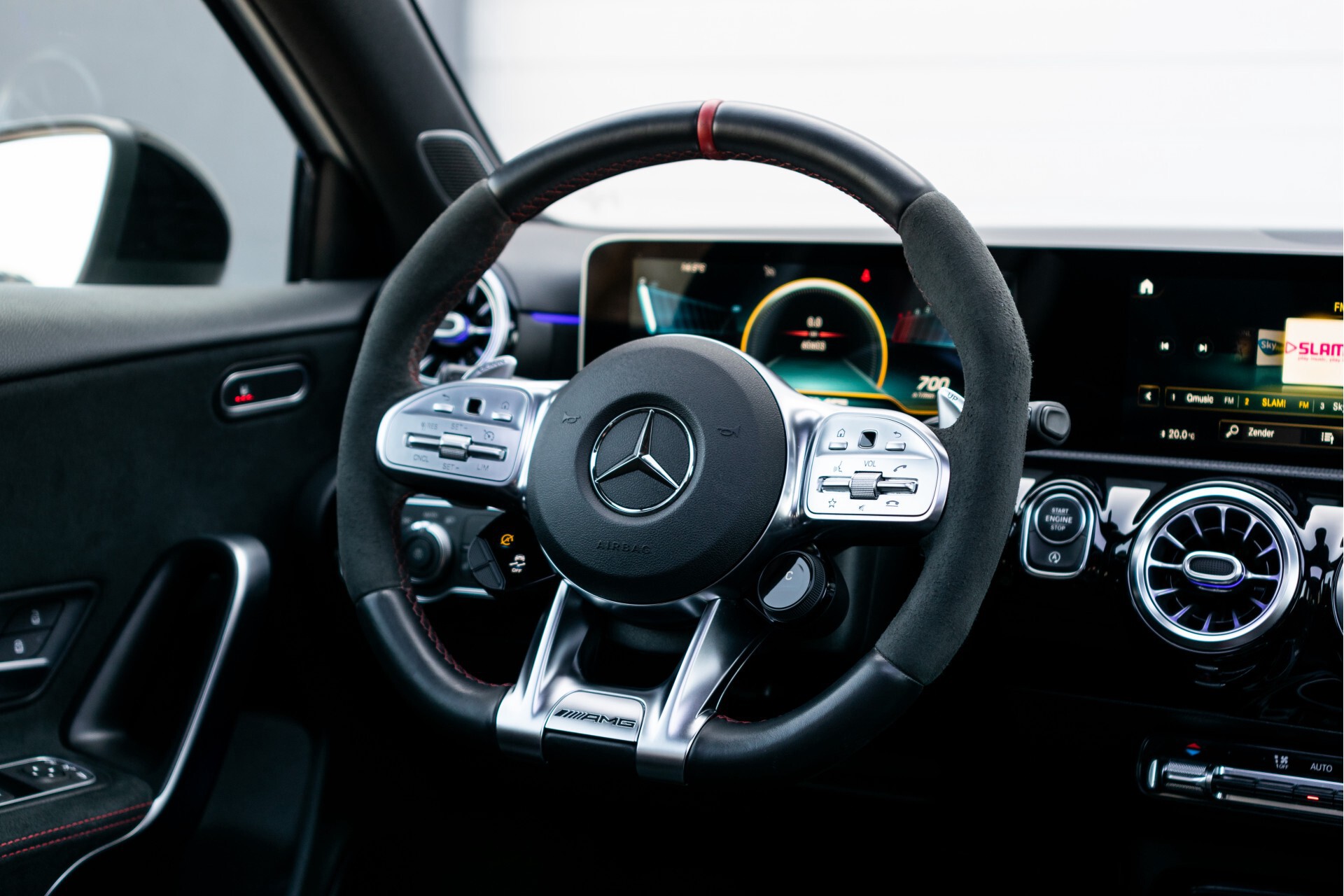 Mercedes-Benz A-Klasse 35 AMG 4-M Aerodynamica/Burmester/Panorama/360 camera/Night/19 Aut7 Foto 8