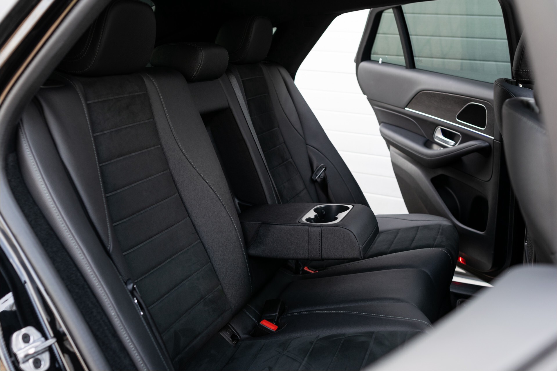 Mercedes-Benz GLE Coupé 350 e 4-M AMG Luchtvering | Night | 22" | Panorama | Rij-assistentie | Mem | Trekhaak Aut9 Foto 4