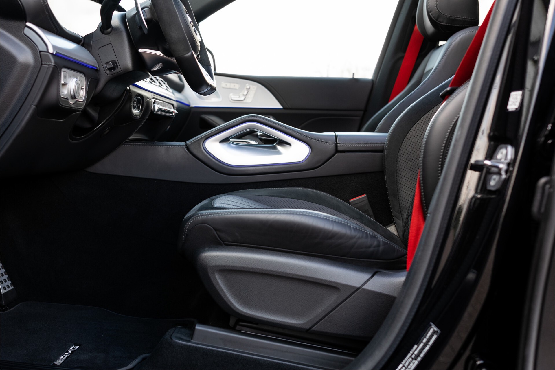 Mercedes-Benz GLE 63 S AMG 4MATIC+ Exclusive/Dynamic Plus/Massage/MBUX innovatiepakket/HUD/Night/22" Aut9 Foto 25