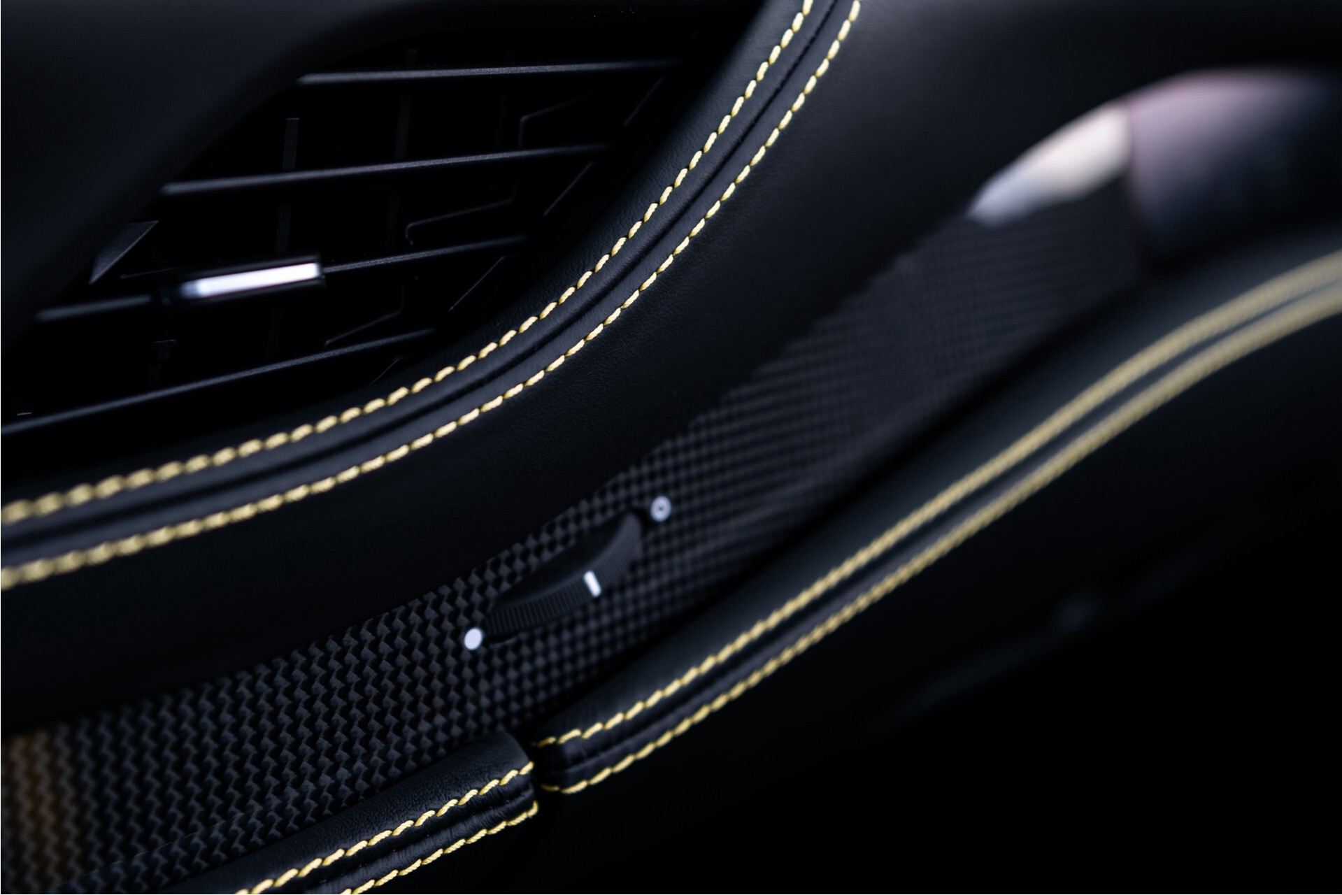 Ferrari F8 Spider 3.9 V8 HELE Full Carbon/Lift/Racing Seats/Passenger Display/Hifi . Foto 28