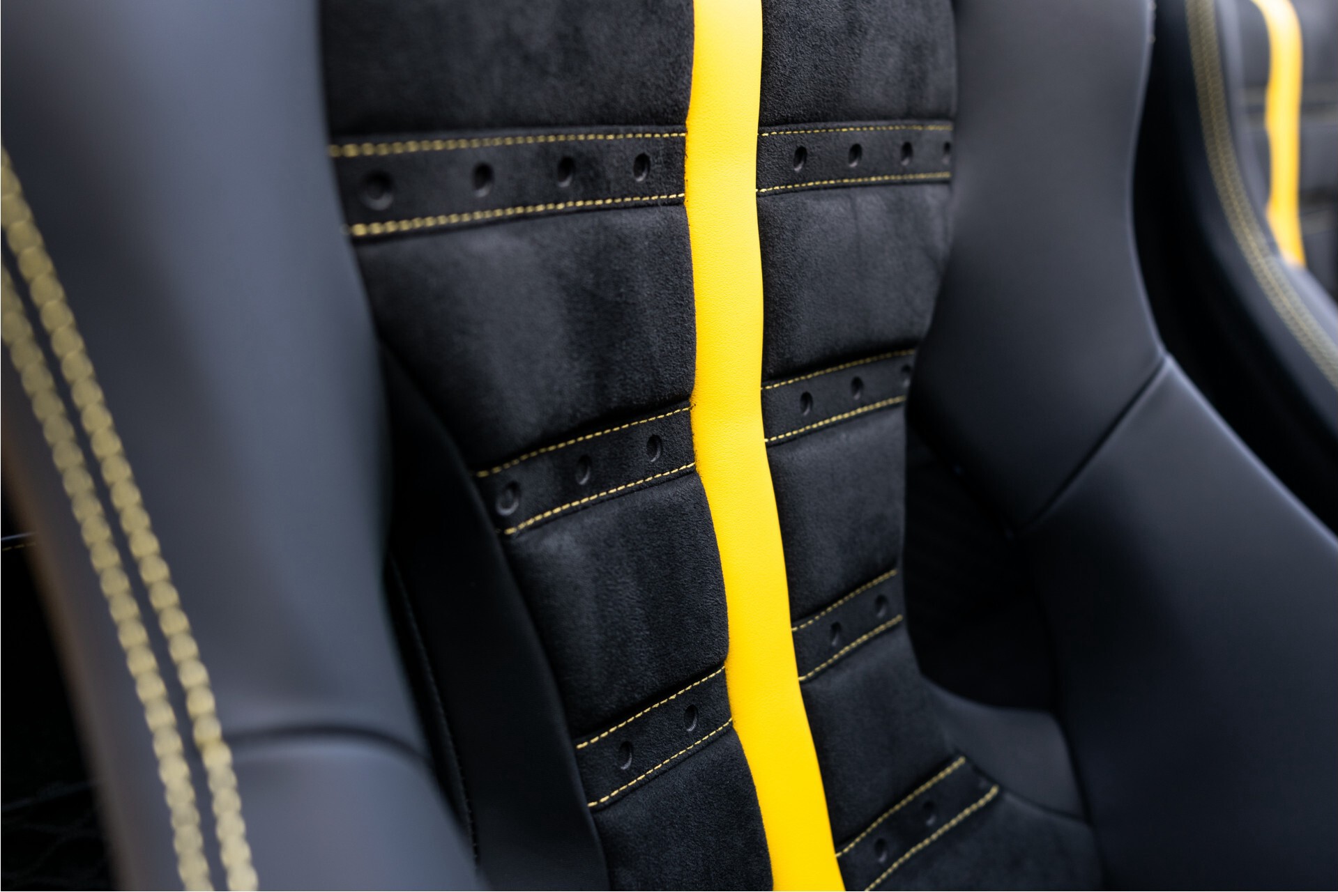 Ferrari F8 Spider 3.9 V8 HELE Full Carbon/Lift/Racing Seats/Passenger Display/Hifi . Foto 40