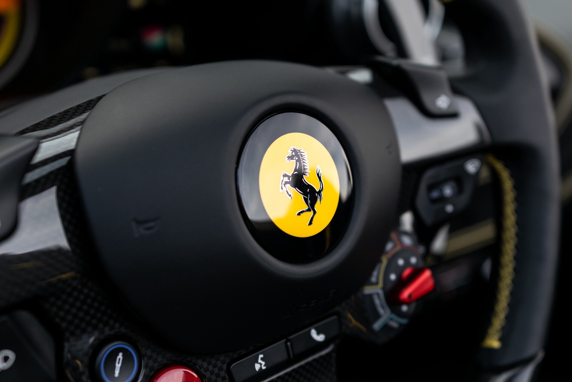 Ferrari F8 Spider 3.9 V8 HELE Full Carbon/Lift/Racing Seats/Passenger Display/Hifi . Foto 48
