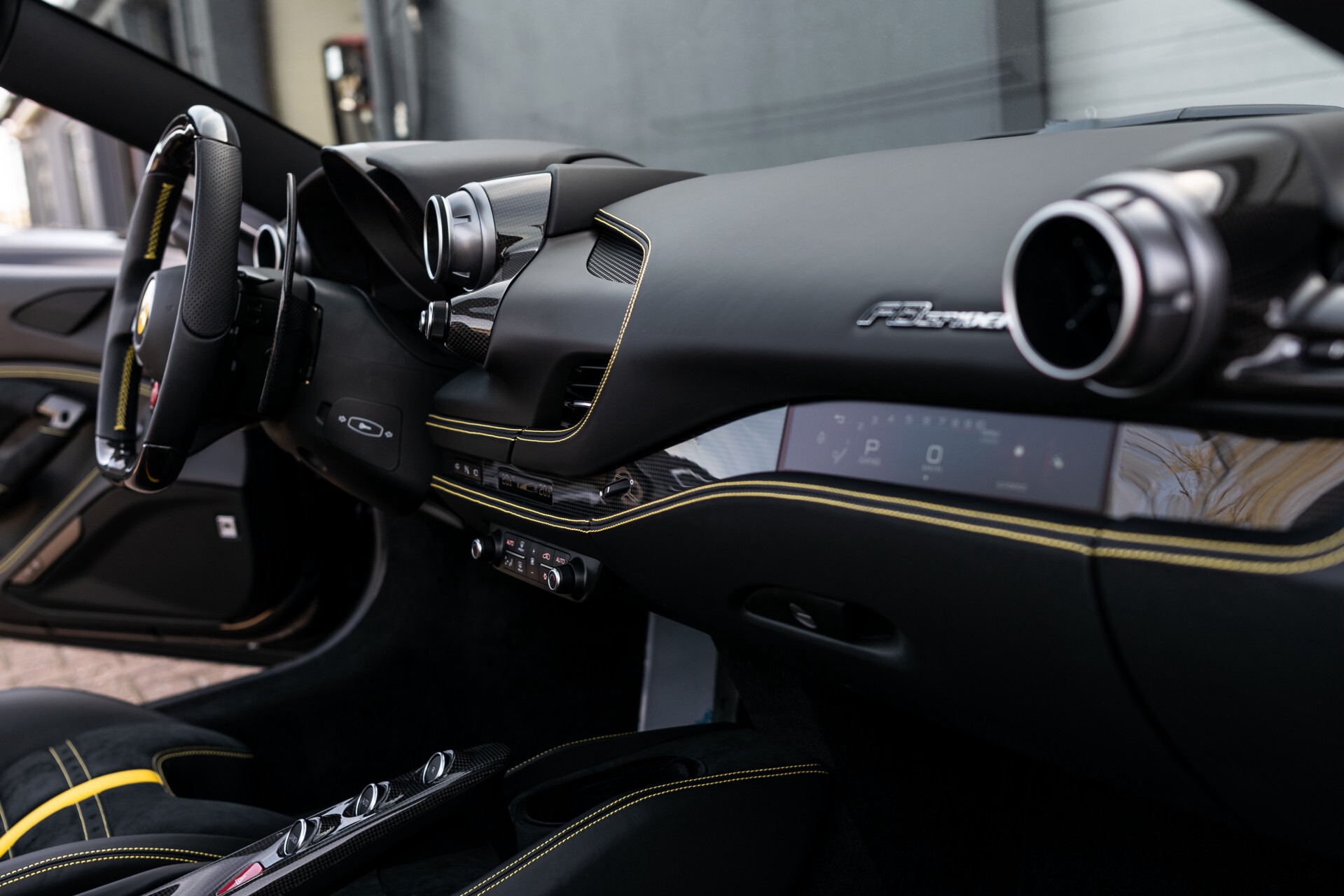 Ferrari F8 Spider 3.9 V8 HELE Full Carbon/Lift/Racing Seats/Passenger Display/Hifi . Foto 50