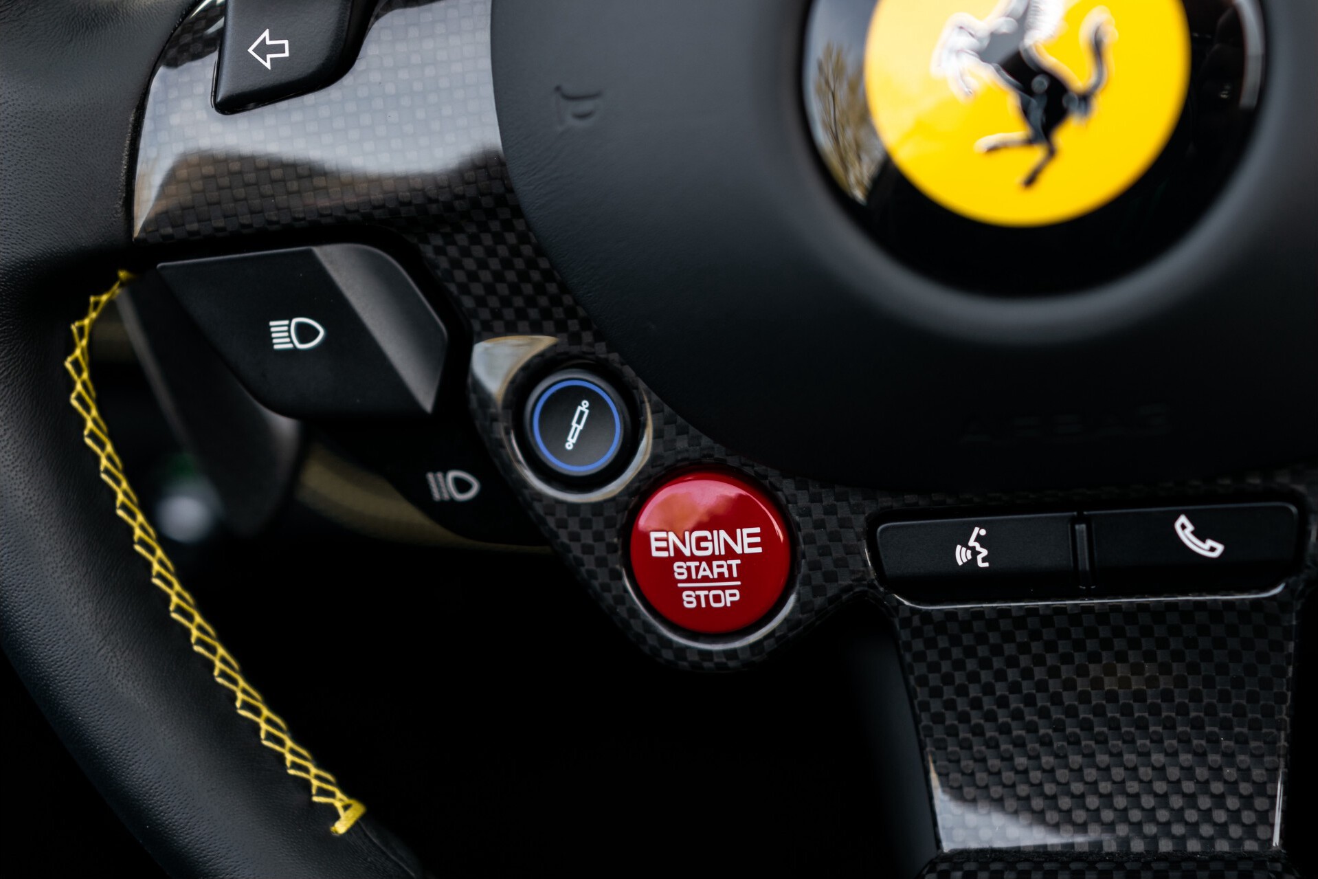 Ferrari F8 Spider 3.9 V8 HELE Full Carbon/Lift/Racing Seats/Passenger Display/Hifi . Foto 10