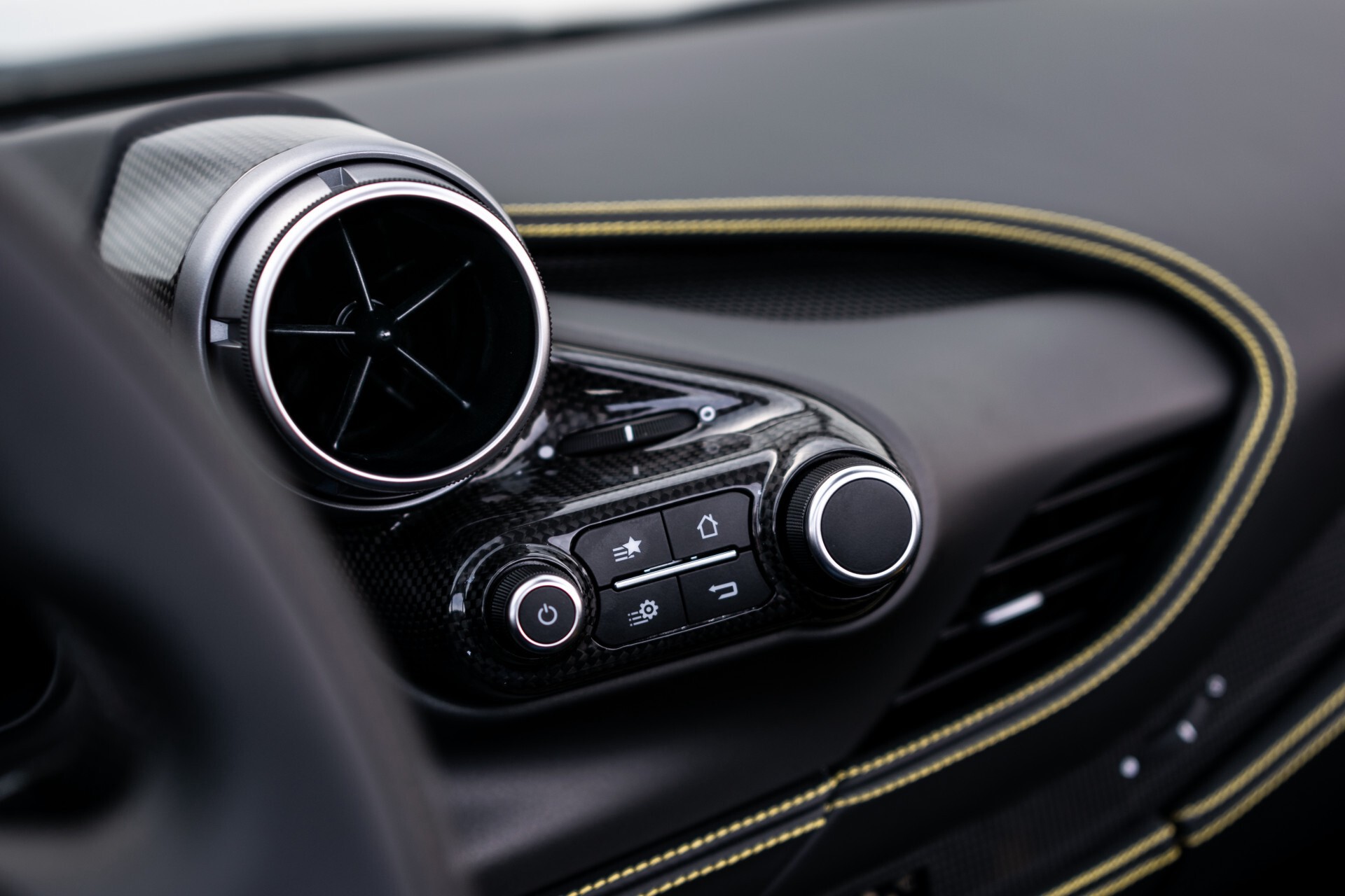 Ferrari F8 Spider 3.9 V8 HELE Full Carbon/Lift/Racing Seats/Passenger Display/Hifi . Foto 15