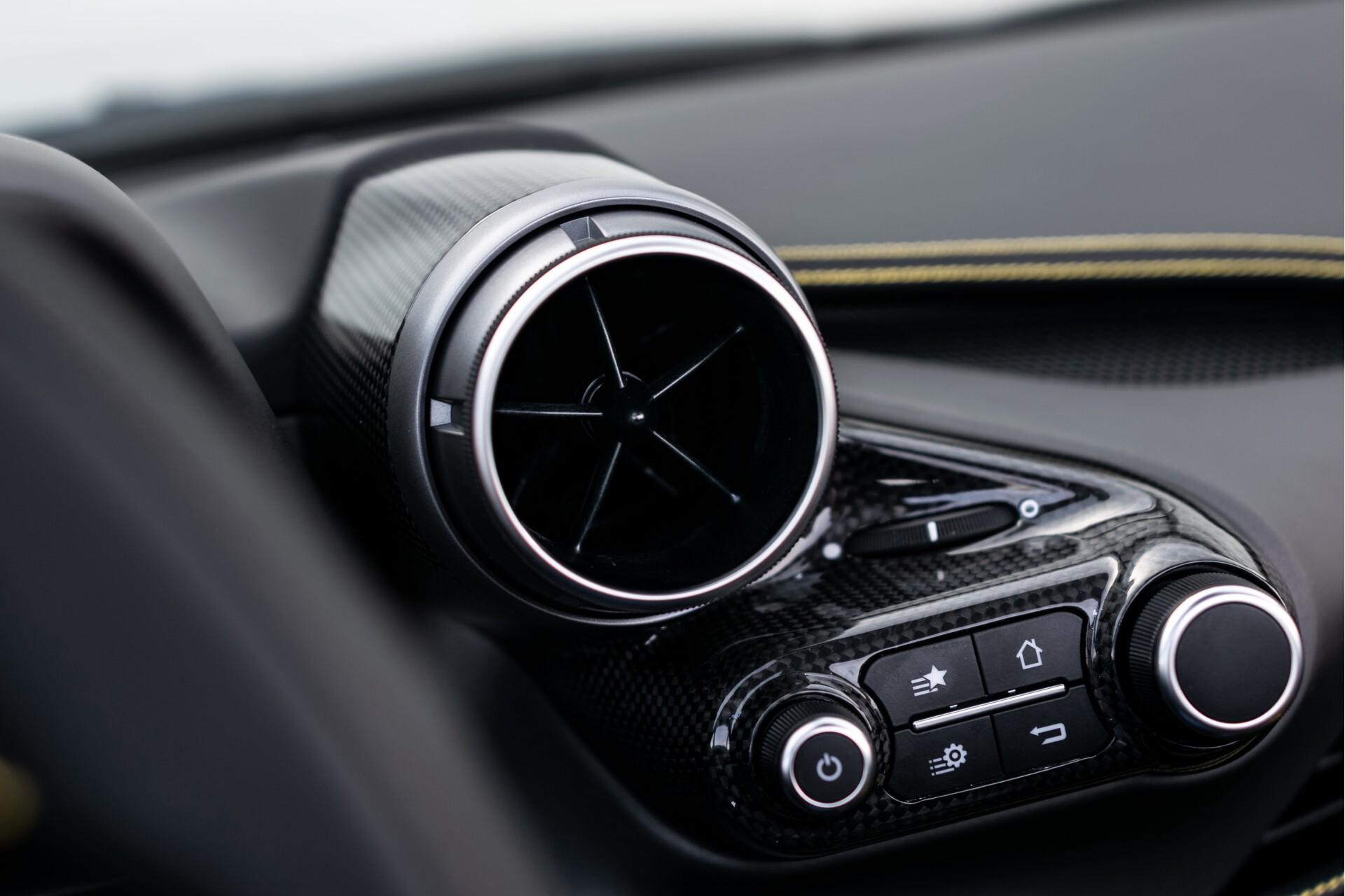 Ferrari F8 Spider 3.9 V8 HELE Full Carbon/Lift/Racing Seats/Passenger Display/Hifi . Foto 25