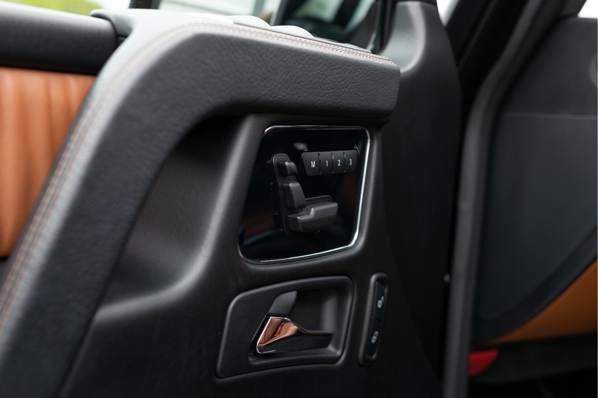 Mercedes-Benz G-Klasse 350 d Designo Limited Edition 1 of 463 Full Options Aut7 Foto 14