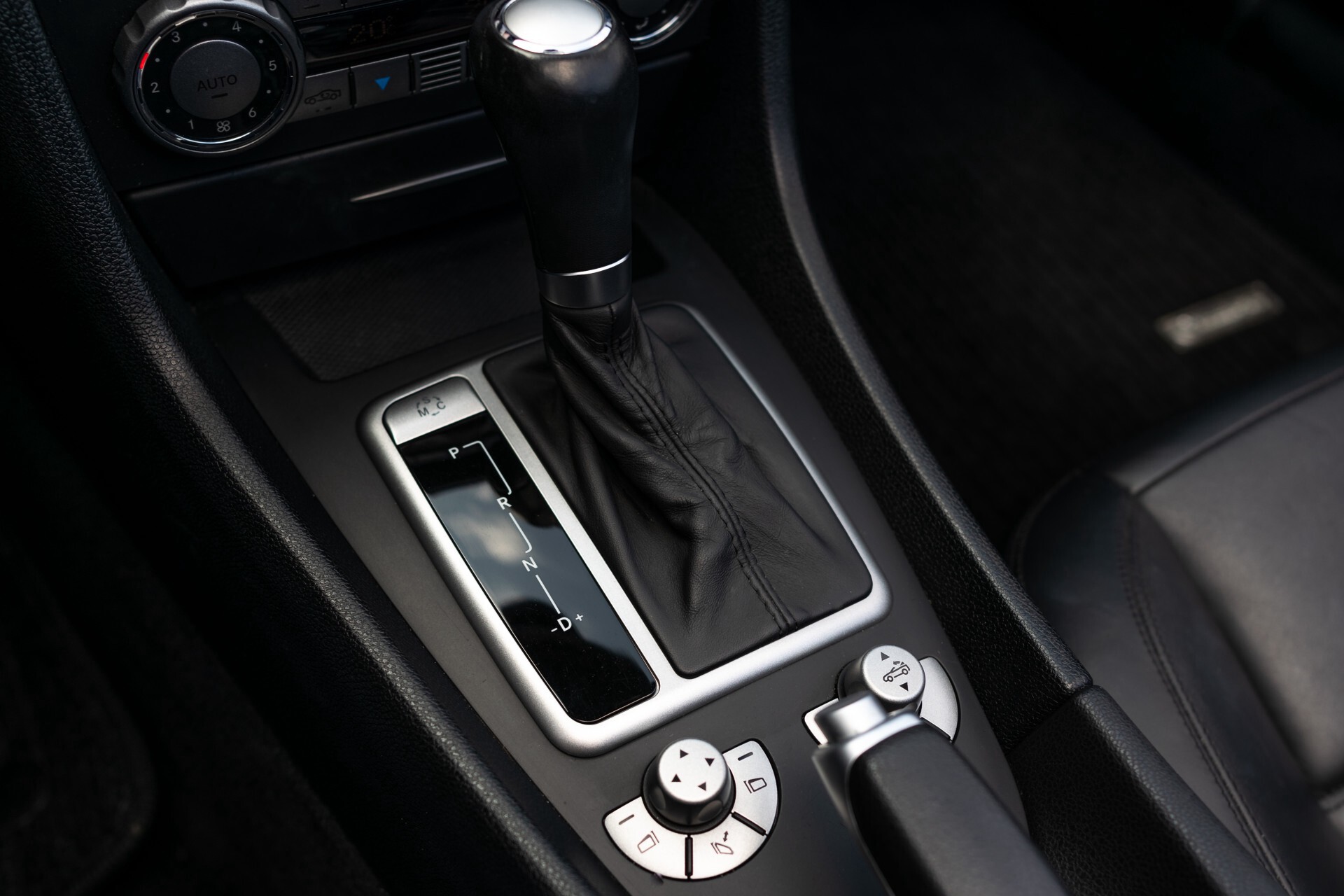 Mercedes-Benz SLK 55 AMG Harman-Kardon/Bi-xenon/Comand/Nappaleder Aut7 Foto 14