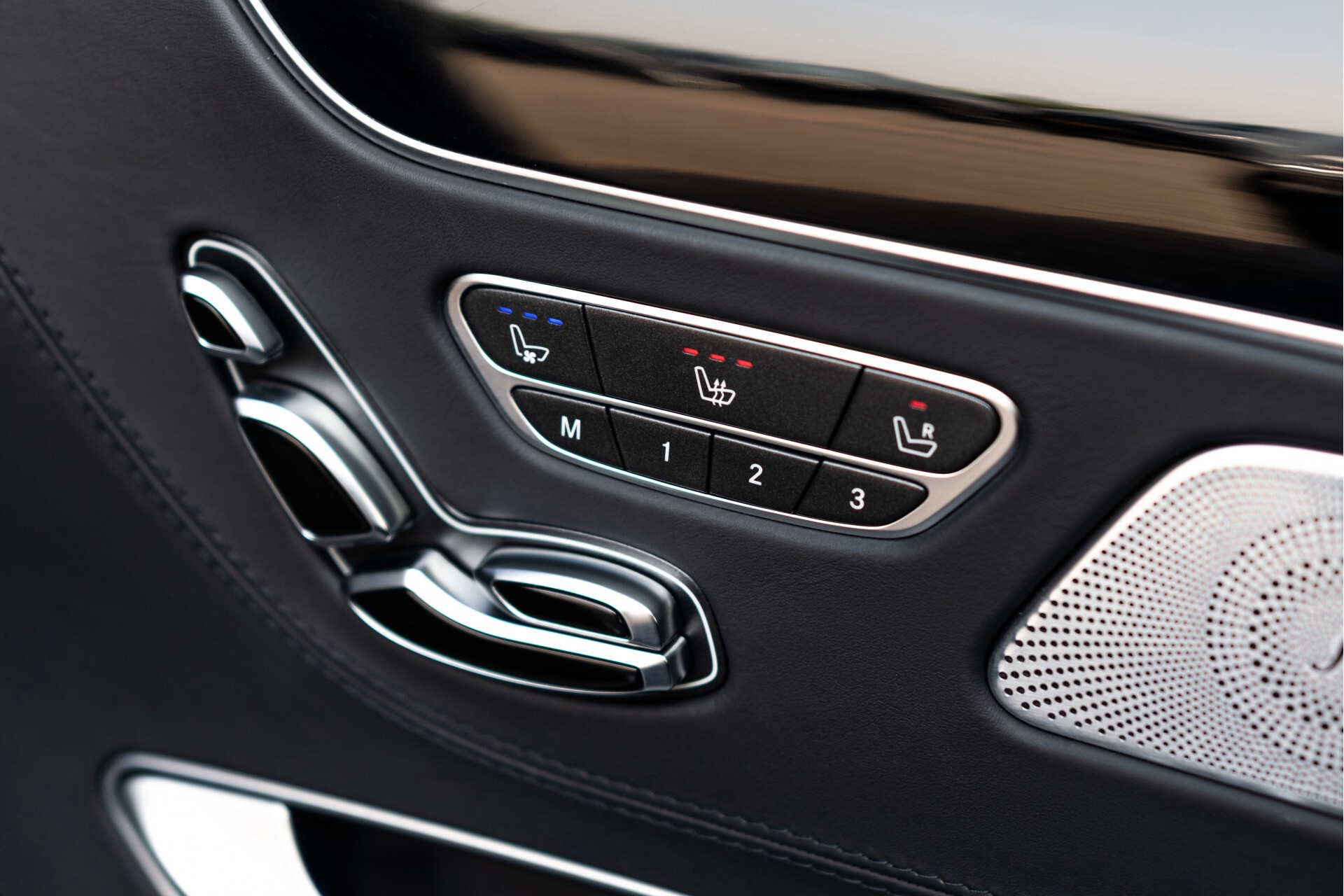 Mercedes-Benz S-Klasse Coupe 63 AMG 4-M Designo/Magic Sky/Burmester3D/Driverspack/Standkachel Aut7 . Foto 16