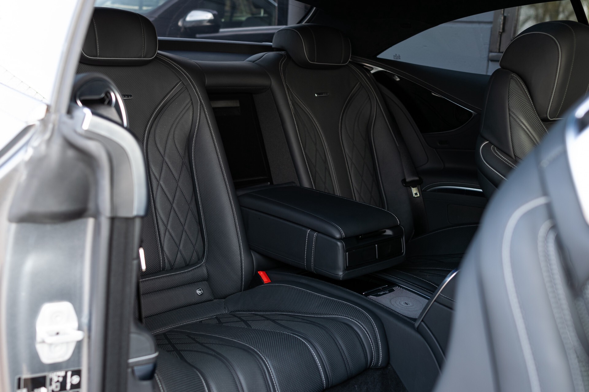 Mercedes-Benz S-Klasse Coupe 63 AMG 4-M Designo/Magic Sky/Burmester3D/Driverspack/Standkachel Aut7 . Foto 4