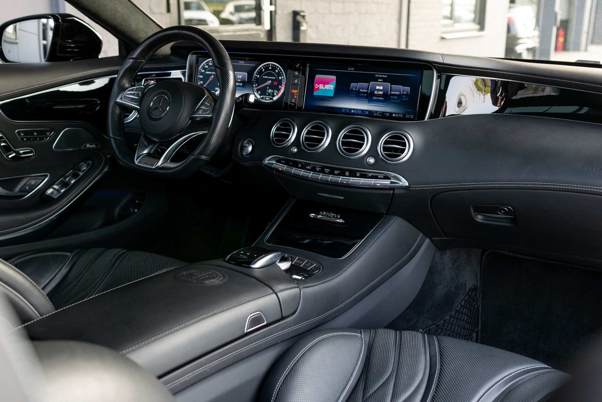 Mercedes-Benz S-Klasse Coupe 63 AMG 4-M Designo/Magic Sky/Burmester3D/Driverspack/Standkachel Aut7 . Foto 5