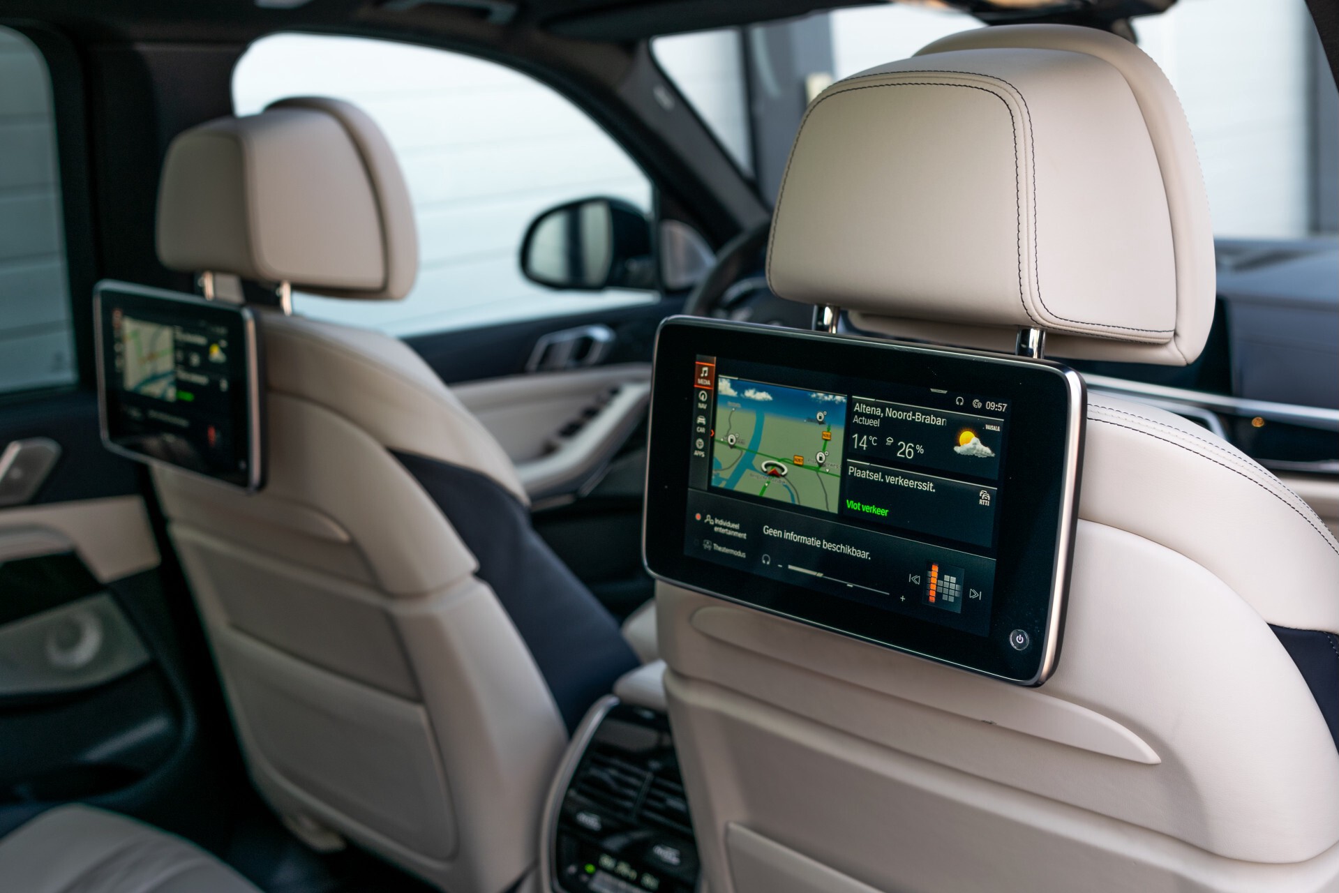 BMW X5 M50d Nieuwprijs €178118 B&W | Entertainment | Individual . Foto 35