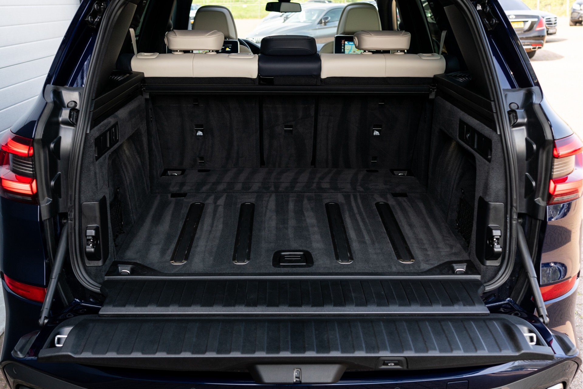 BMW X5 M50d Nieuwprijs €178118 B&W | Entertainment | Individual . Foto 52