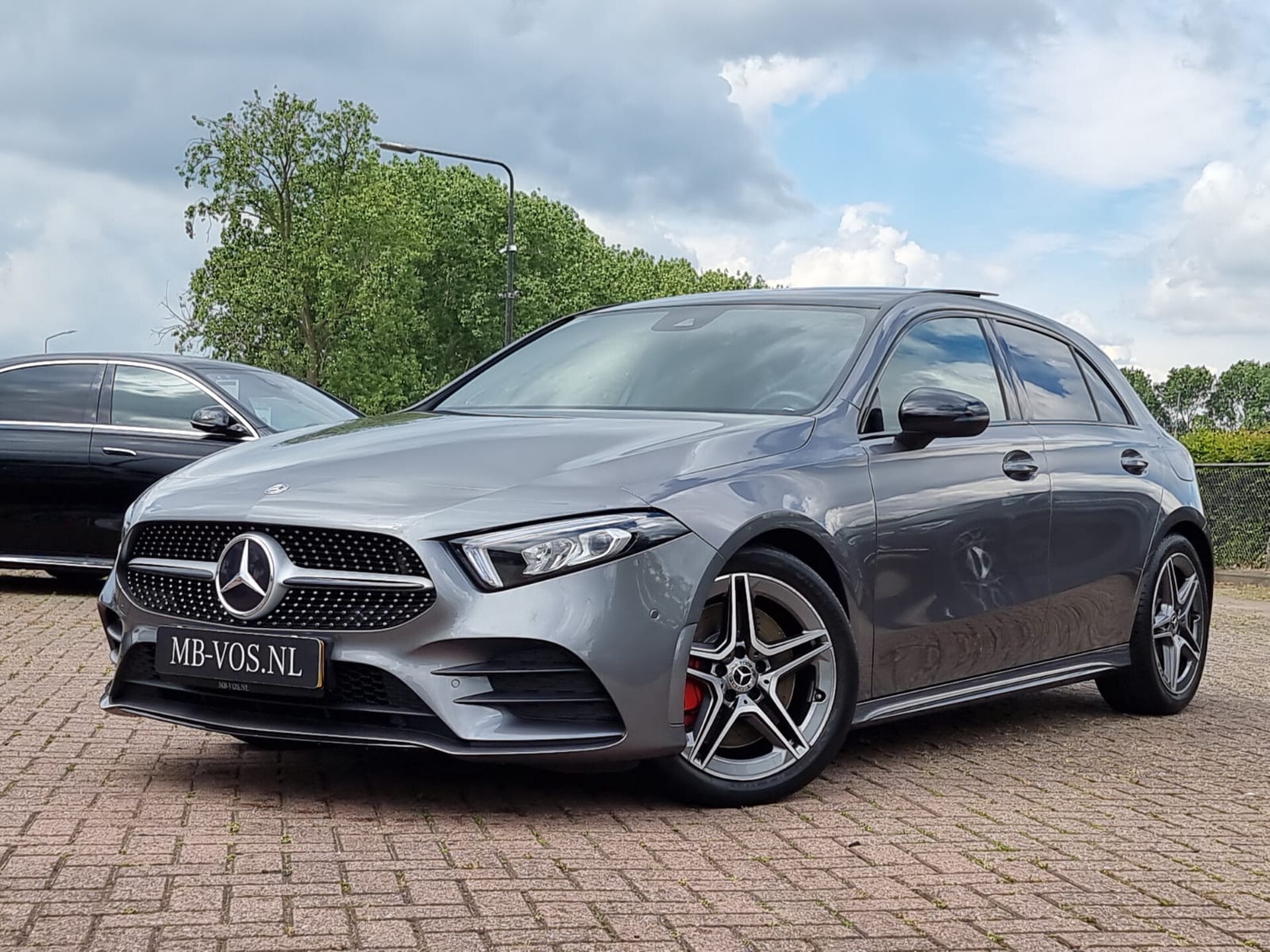 Mercedes-Benz A-Klasse 250 AMG Night/Panorama/Burmester/Camera/Sfeerverlichting/Memory Aut7 Foto 1