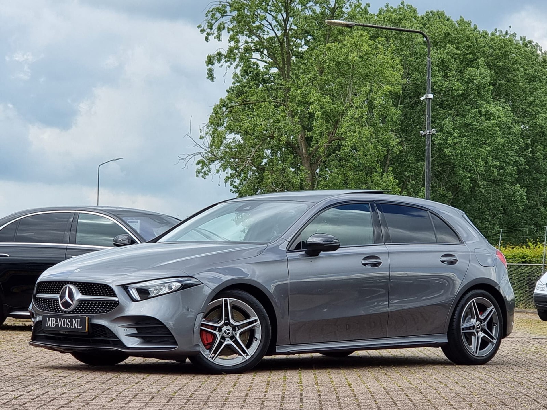 Mercedes-Benz A-Klasse 250 AMG Night/Panorama/Burmester/Camera/Sfeerverlichting/Memory Aut7 Foto 3