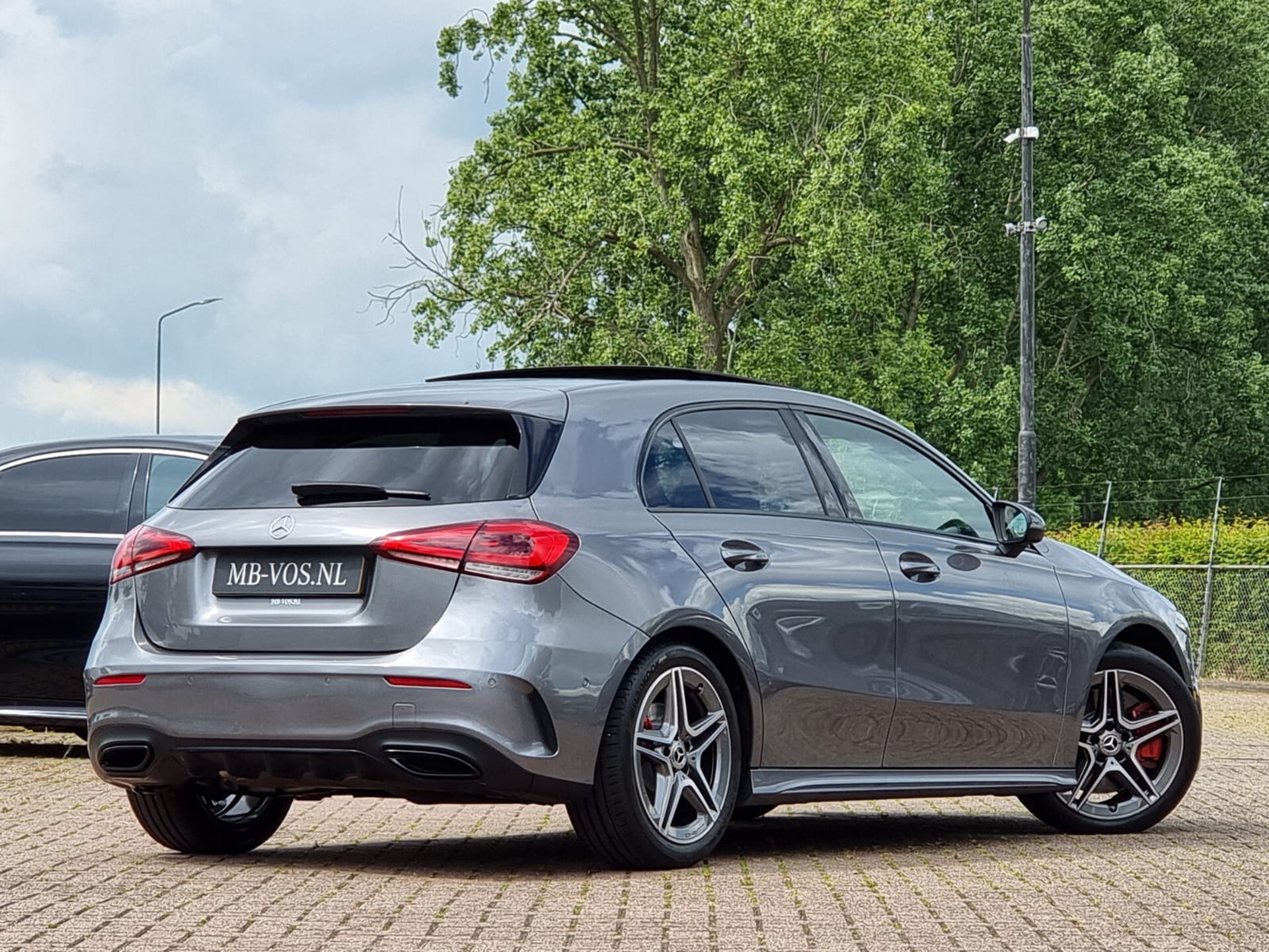 Mercedes-Benz A-Klasse 250 AMG Night/Panorama/Burmester/Camera/Sfeerverlichting/Memory Aut7 Foto 4