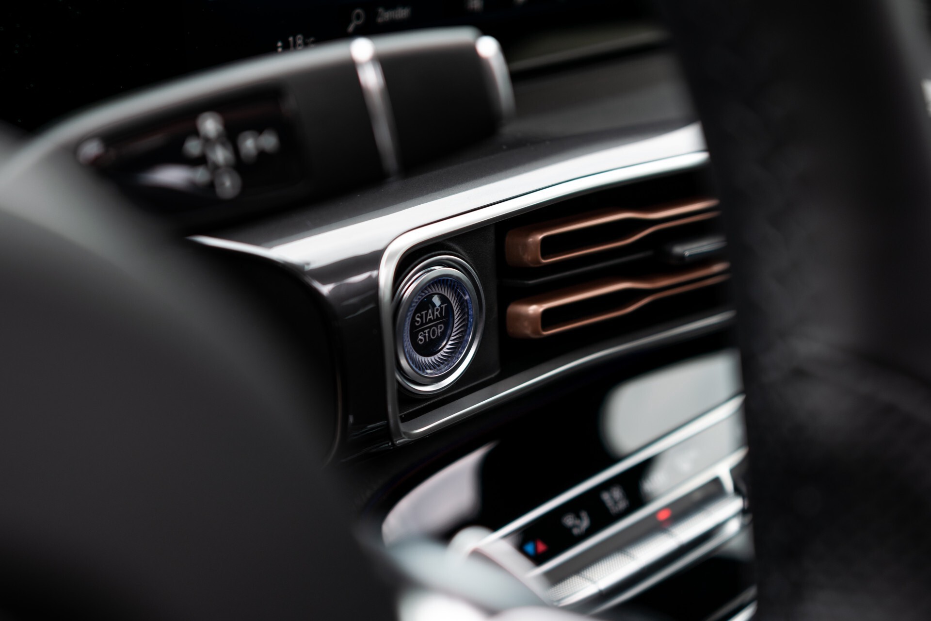 Mercedes-Benz EQC 400 4M AMG Rij-assistentie | Schuifdak | Burmester | 21"AMG | Treeplanken Foto 27