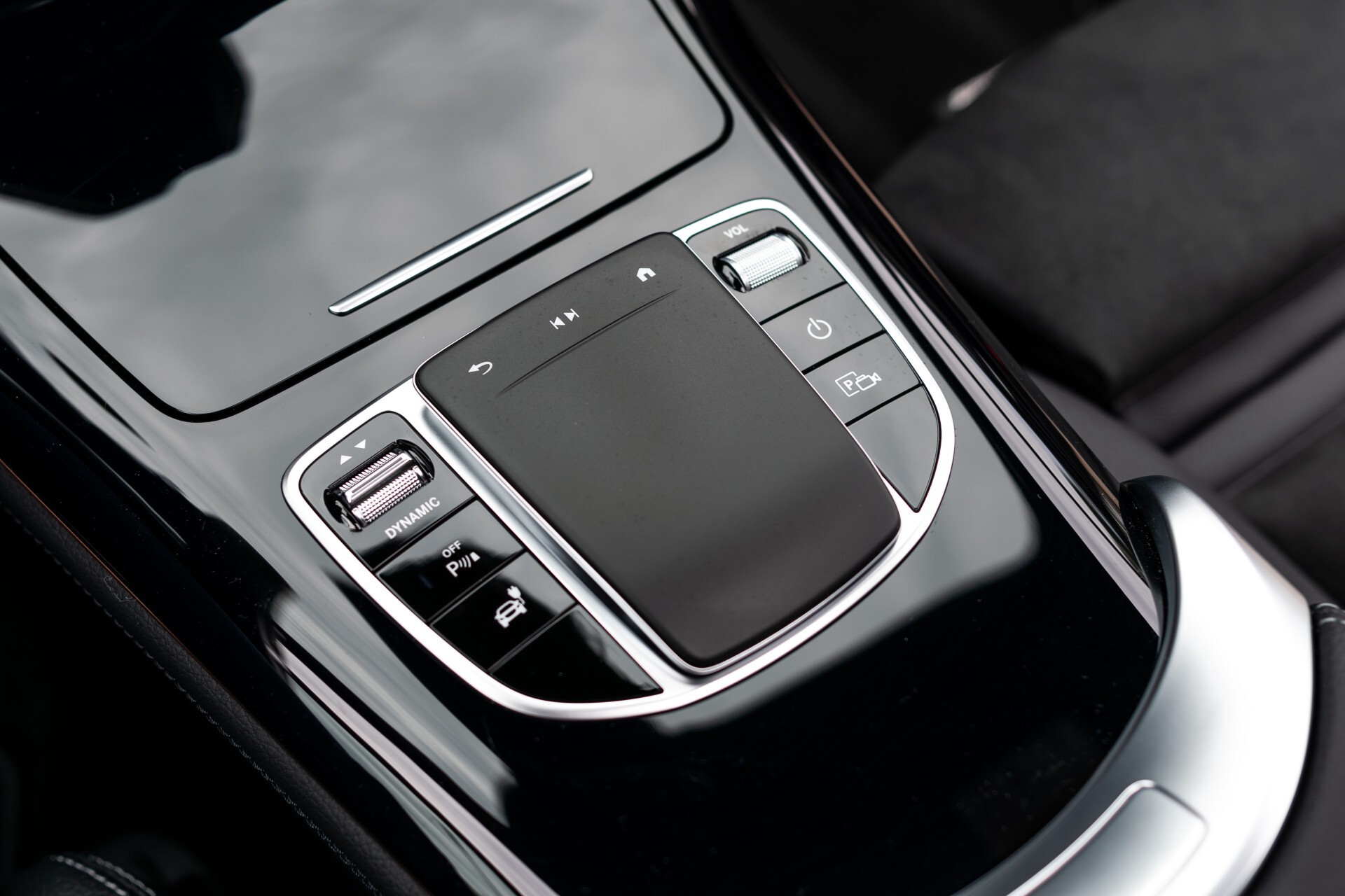 Mercedes-Benz EQC 400 4M AMG Rij-assistentie | Schuifdak | Burmester | 21"AMG | Treeplanken Foto 31