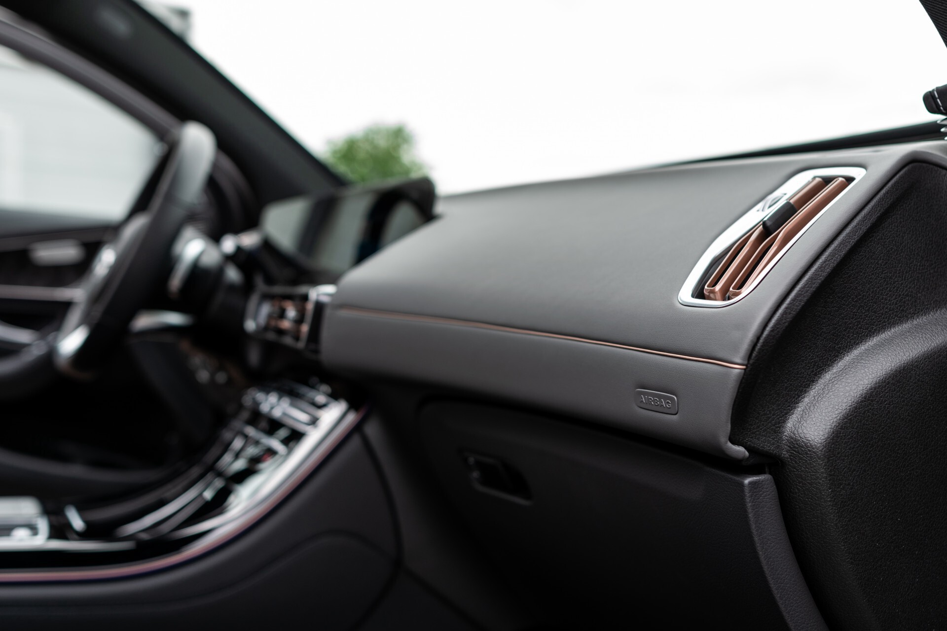 Mercedes-Benz EQC 400 4M AMG Rij-assistentie | Schuifdak | Burmester | 21"AMG | Treeplanken Foto 35