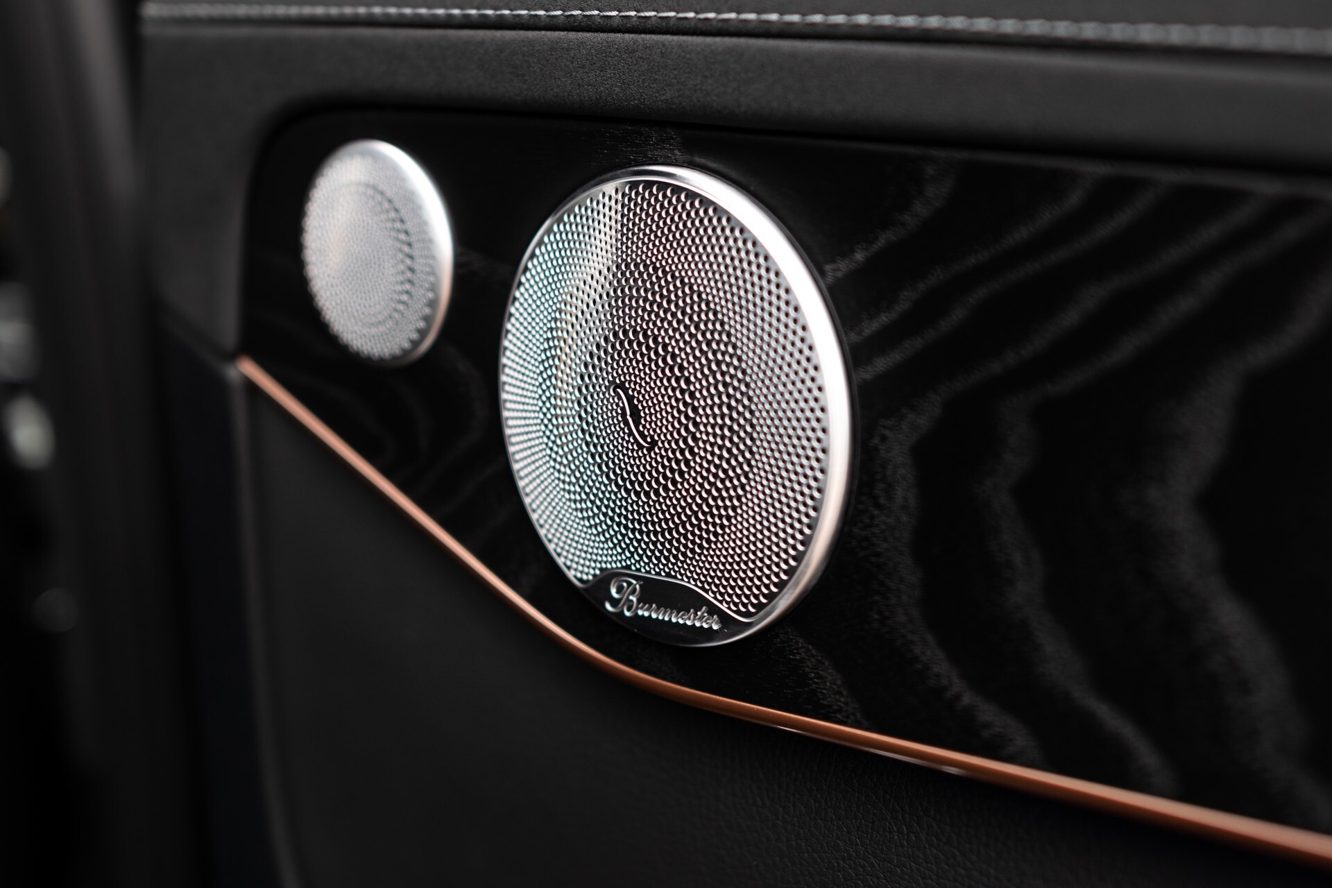 Mercedes-Benz EQC 400 4M AMG Rij-assistentie | Schuifdak | Burmester | 21"AMG | Treeplanken Foto 36