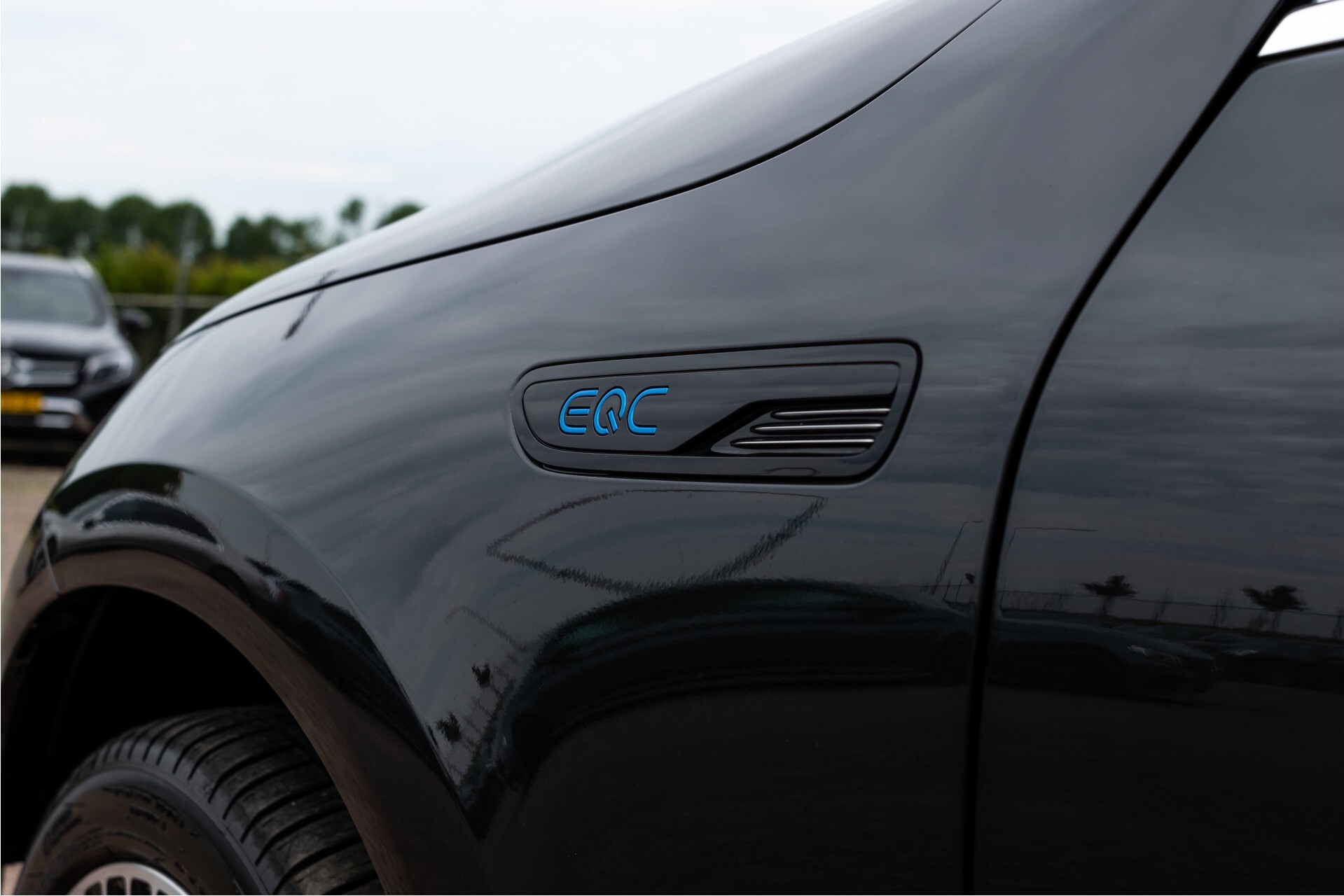 Mercedes-Benz EQC 400 4M AMG Rij-assistentie | Schuifdak | Burmester | 21"AMG | Treeplanken Foto 39