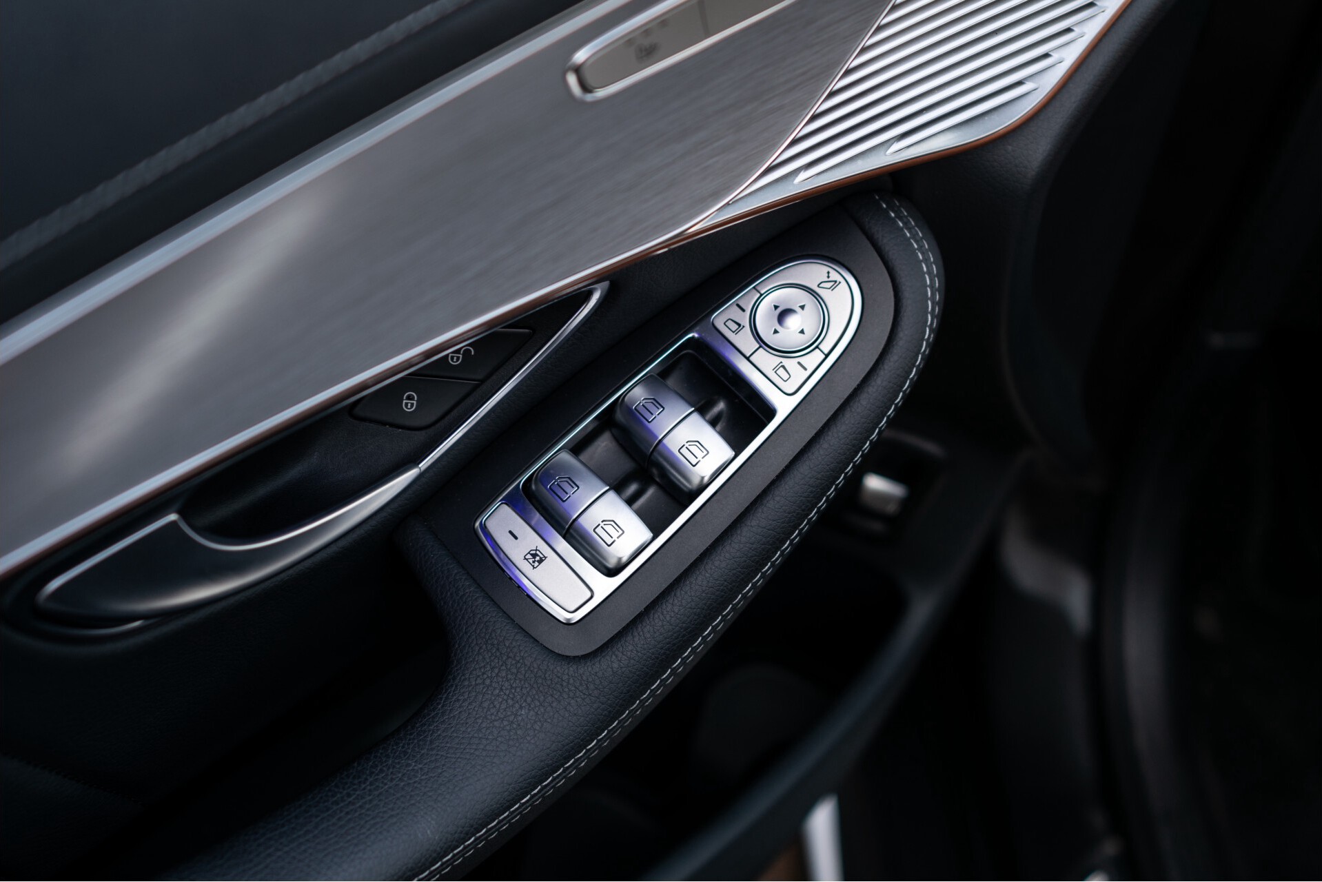 Mercedes-Benz EQC 400 4M AMG Rij-assistentie | Schuifdak | Burmester | 21"AMG | Keyless-Go Foto 16