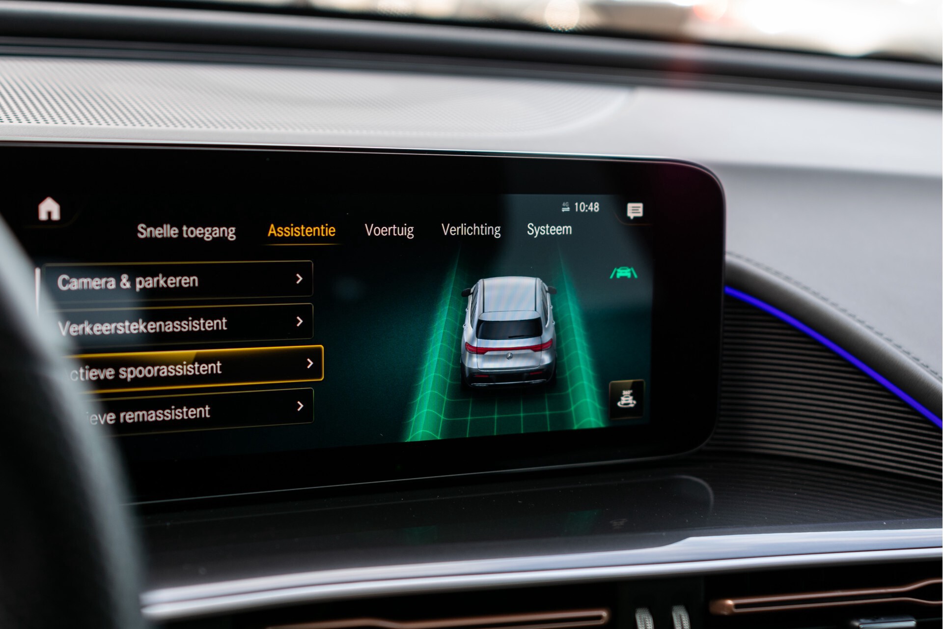 Mercedes-Benz EQC 400 4M AMG Rij-assistentie | Schuifdak | Burmester | 21"AMG | Keyless-Go Foto 17