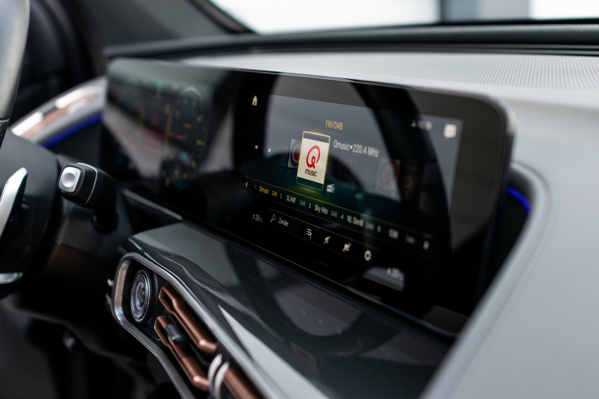 Mercedes-Benz EQC 400 4M AMG Rij-assistentie | Schuifdak | Burmester | 21"AMG | Keyless-Go Foto 24