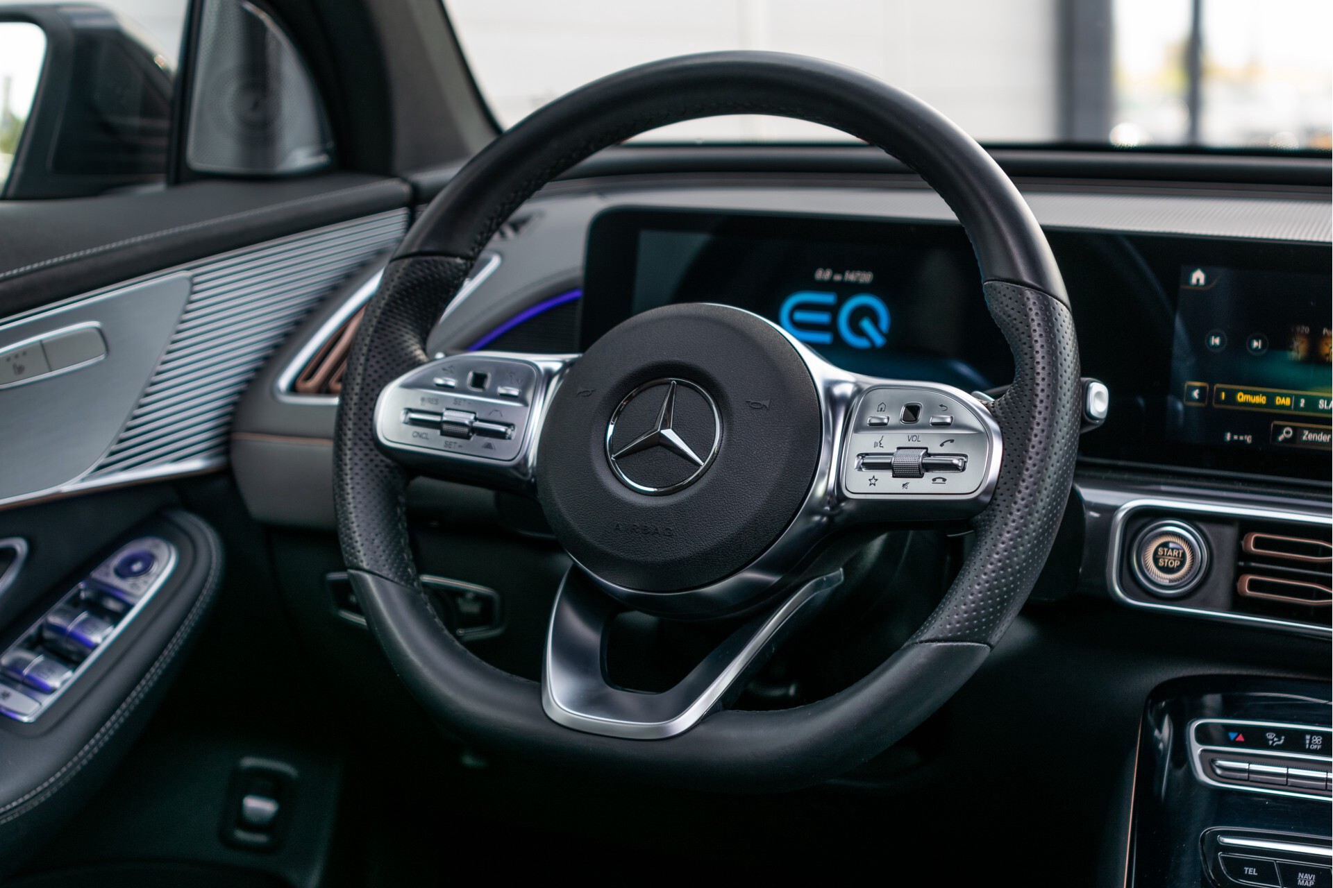 Mercedes-Benz EQC 400 4M AMG Rij-assistentie | Schuifdak | Burmester | 21"AMG | Keyless-Go Foto 8