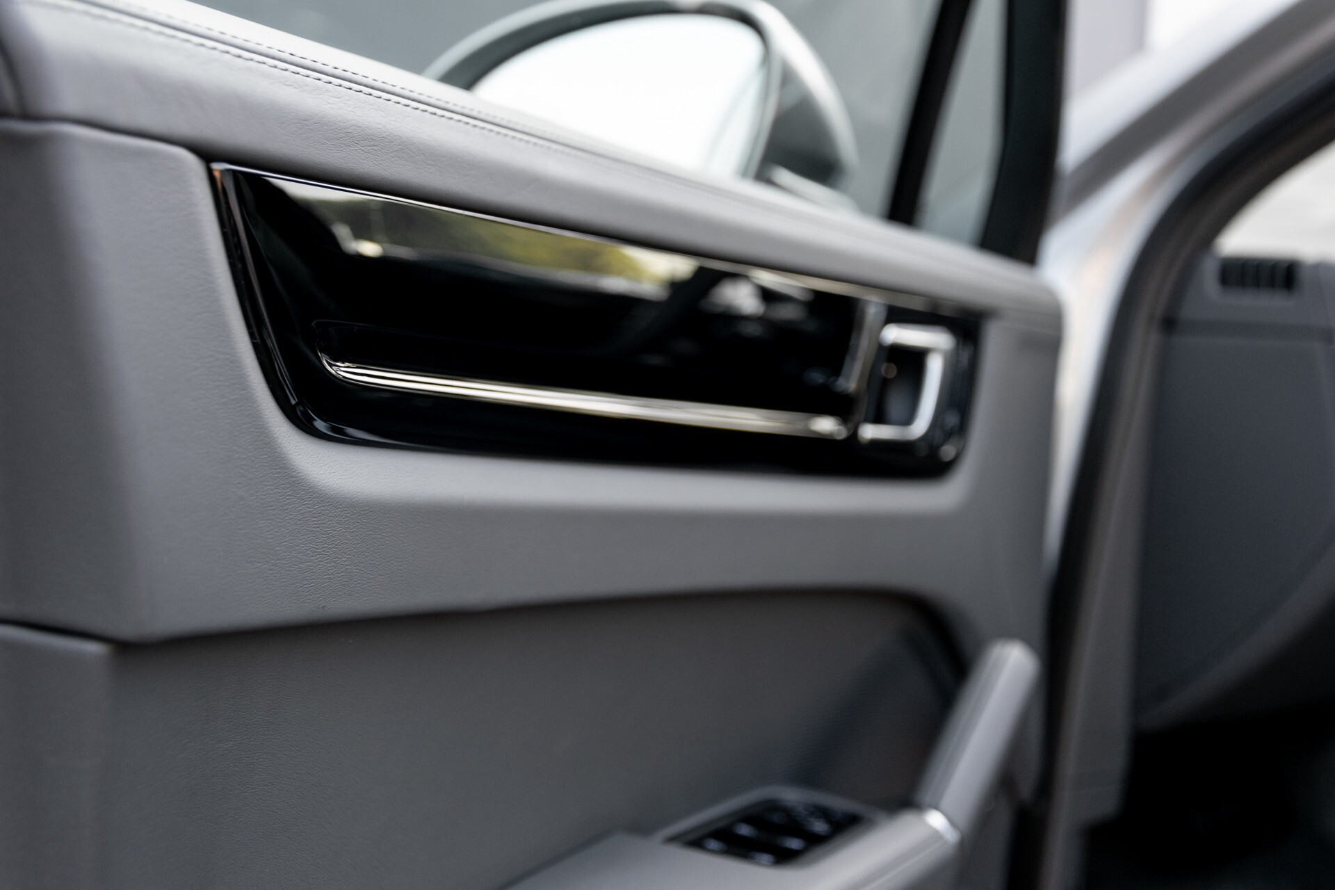 Porsche Cayenne 3.0 E-Hybrid Sport Design Luchtvering/Adaptive Cruise/Keyless/Panorama/Adaptieve stoelen Aut8 Foto 31