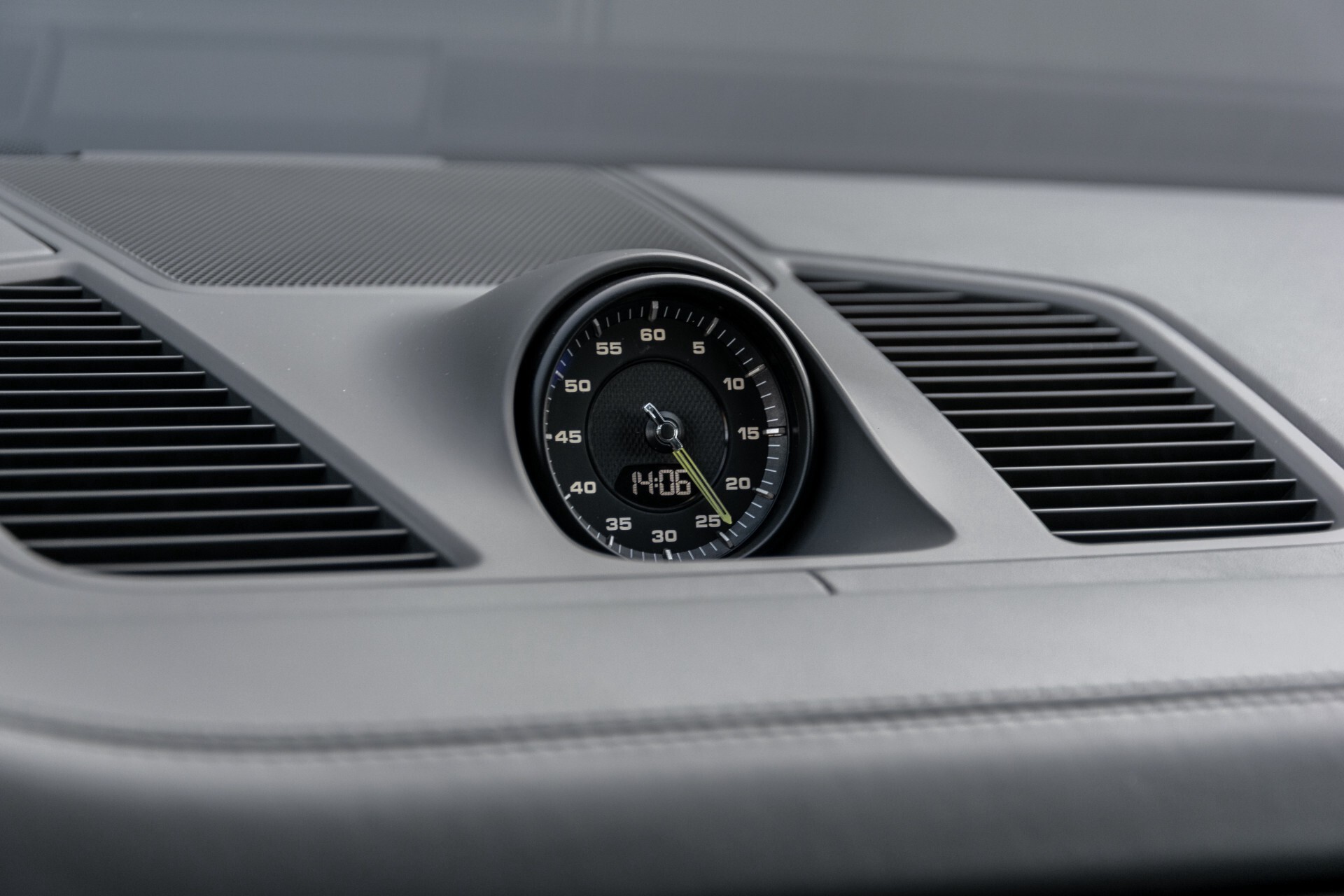 Porsche Cayenne 3.0 E-Hybrid Sport Design Luchtvering/Adaptive Cruise/Keyless/Panorama/Adaptieve stoelen Aut8 Foto 37