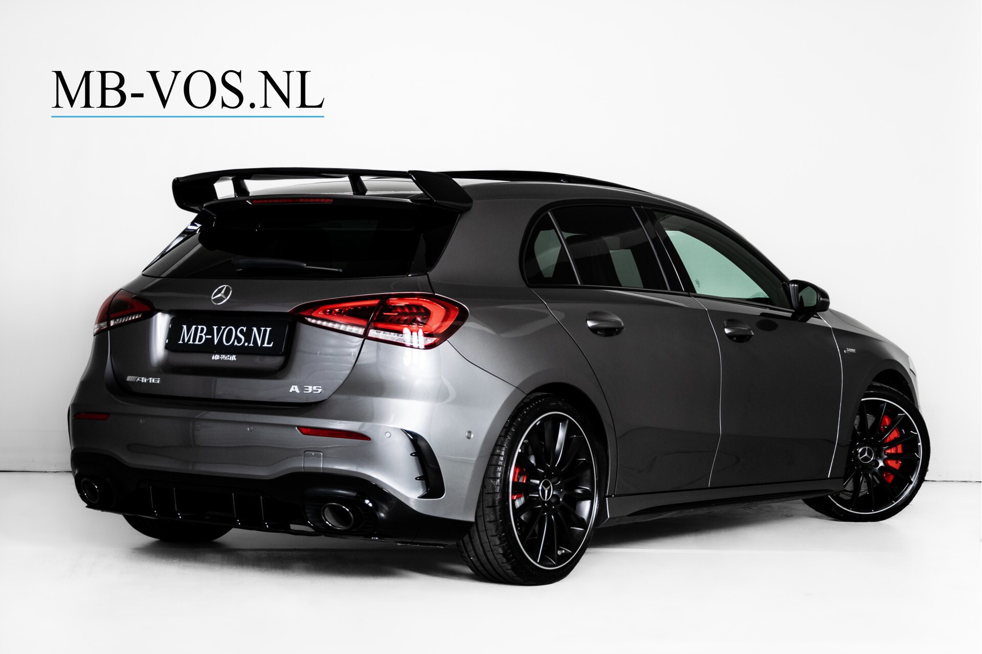 Mercedes-Benz A-Klasse A35 AMG 4M Performancestoelen | Aerodynamicapakket | 19" | Burmester | Night Foto 2