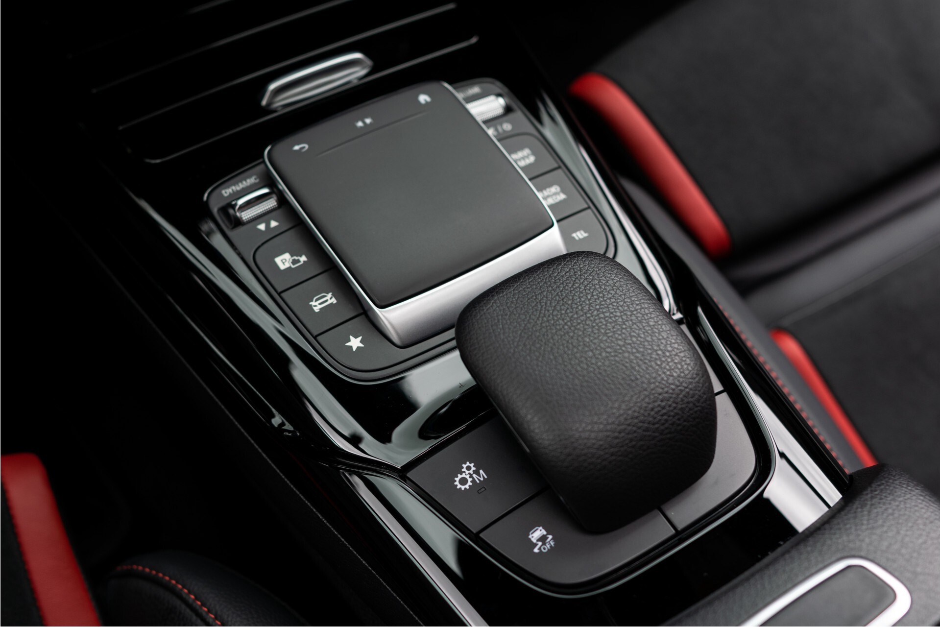 Mercedes-Benz A-Klasse A35 AMG 4M Performancestoelen | Aerodynamicapakket | 19" | Burmester | Night Foto 28