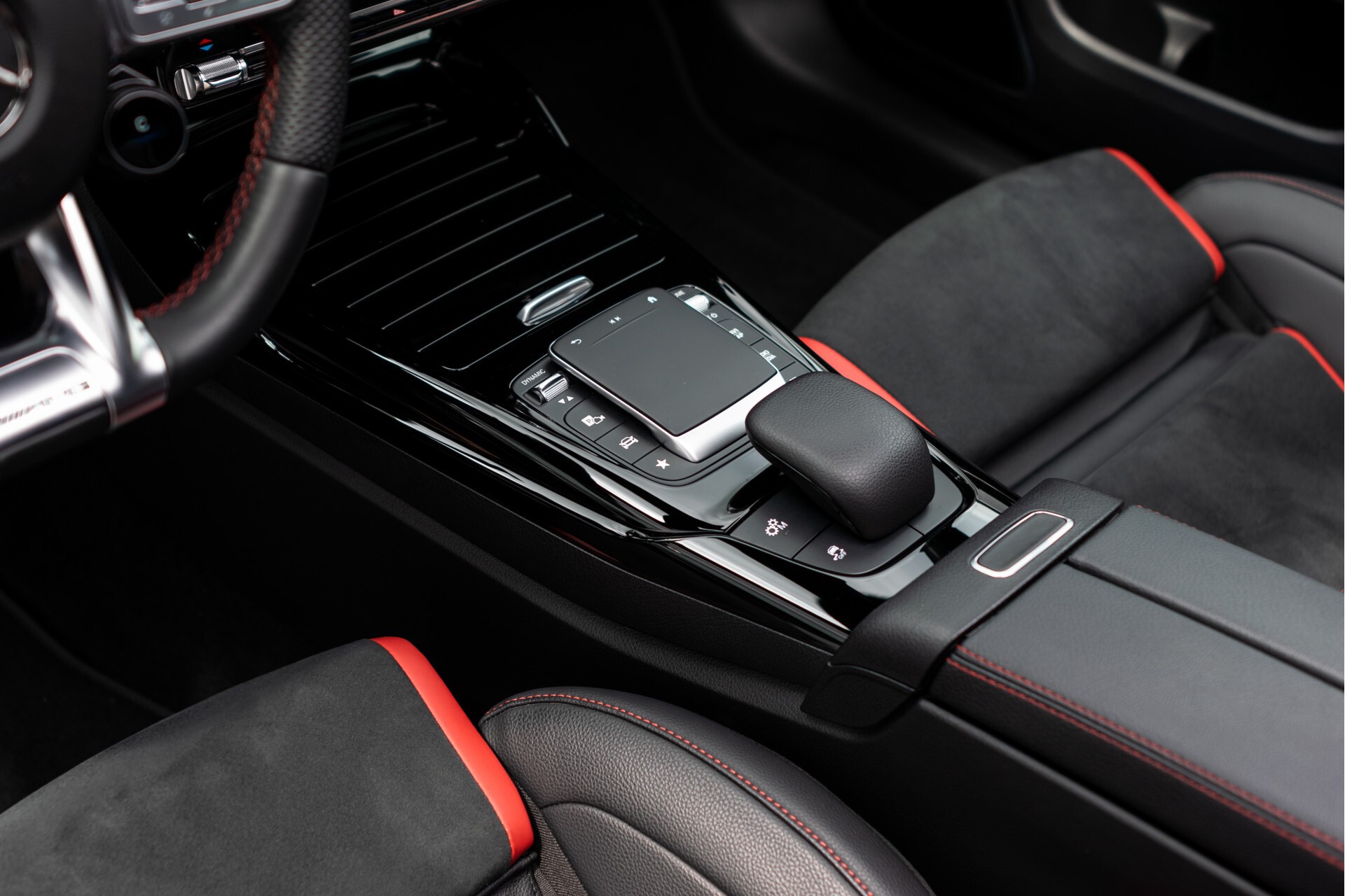 Mercedes-Benz A-Klasse A35 AMG 4M Performancestoelen | Aerodynamicapakket | 19" | Burmester | Night Foto 33