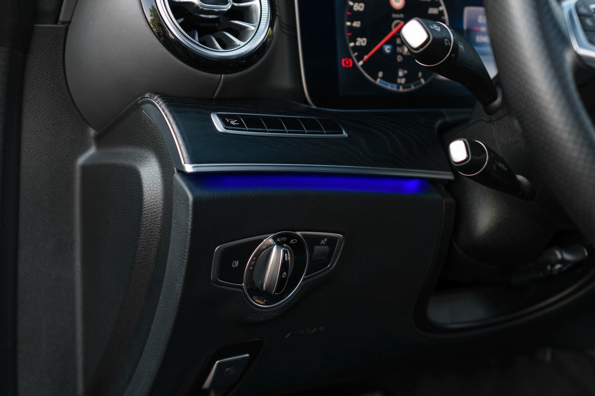 Mercedes-Benz E-Klasse Coupé 200 AMG Designo | Panorama | HUD | Burmester | 20" | NL Auto Aut9 Foto 18